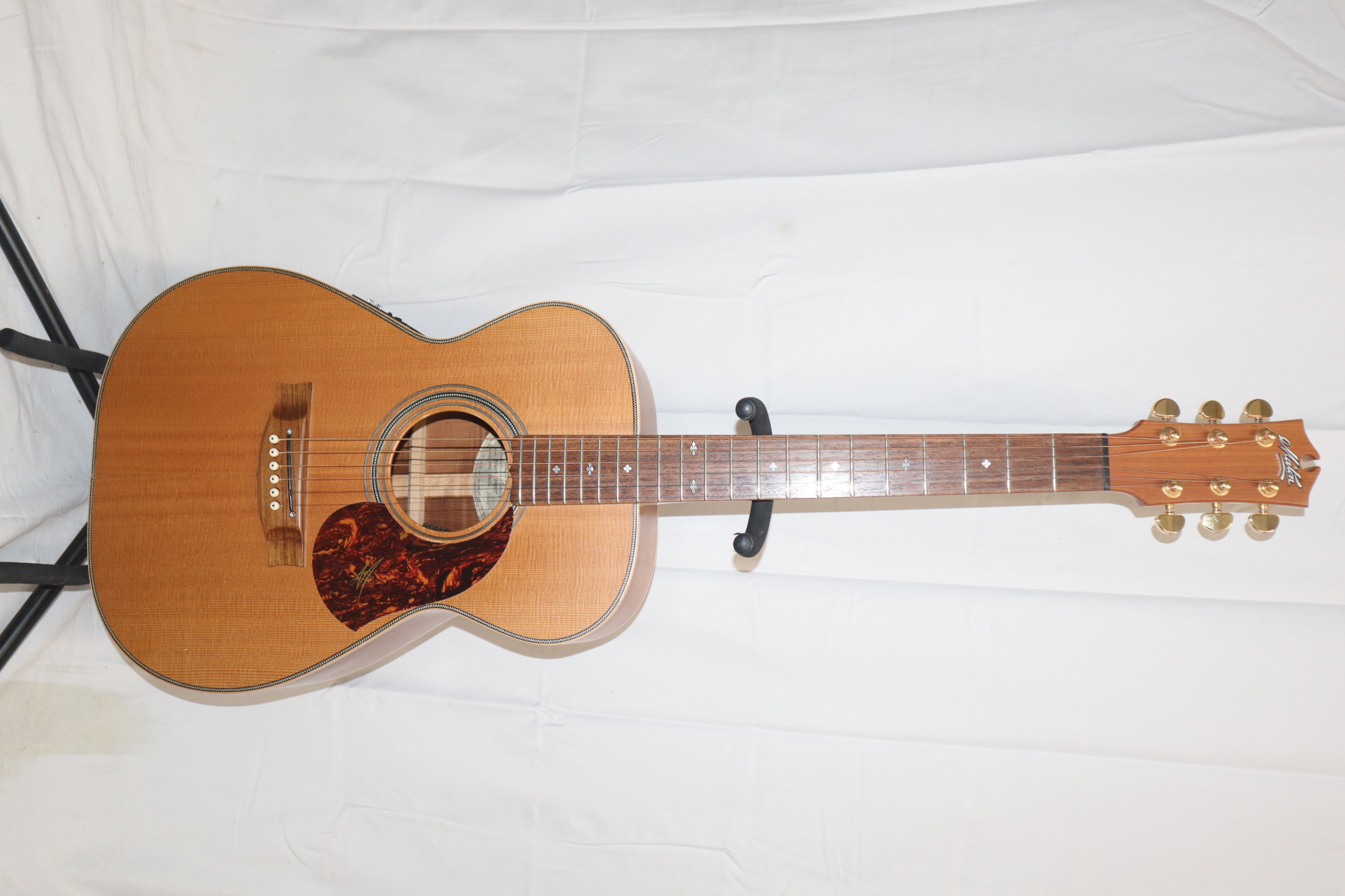 Maton EBG808 Artist BG808 Series Satin/Natural 6-String Electric 