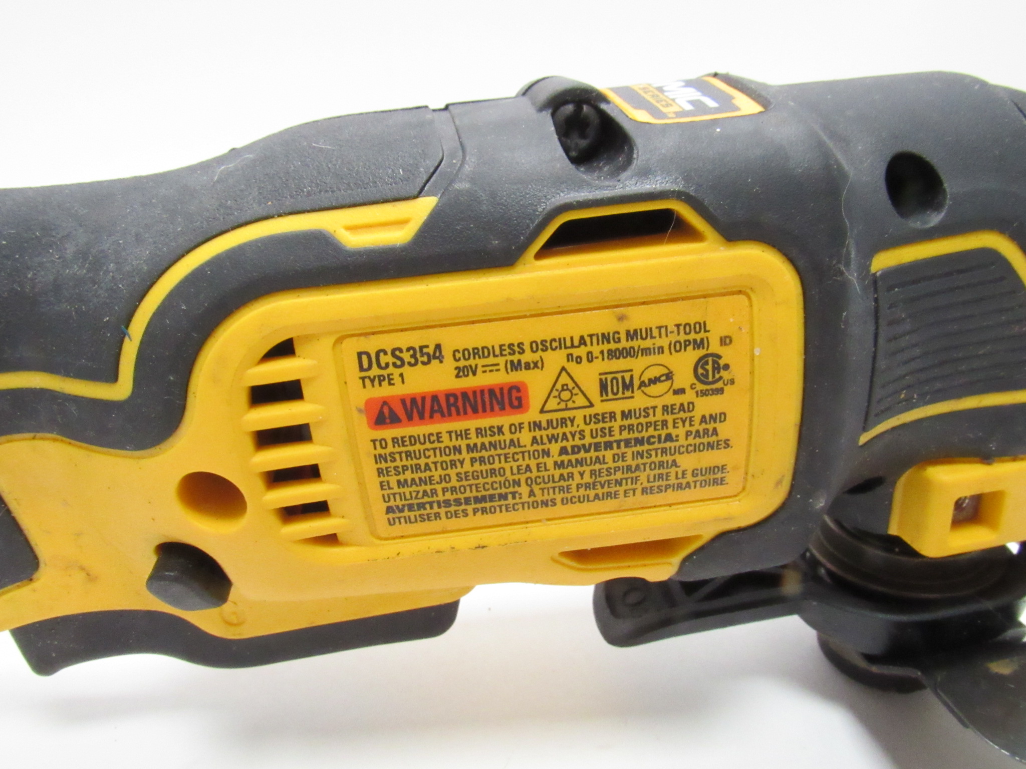 DeWalt DCS354 ATOMIC 20-Volt MAX Cordless Brushless Oscillating Multi-Tool