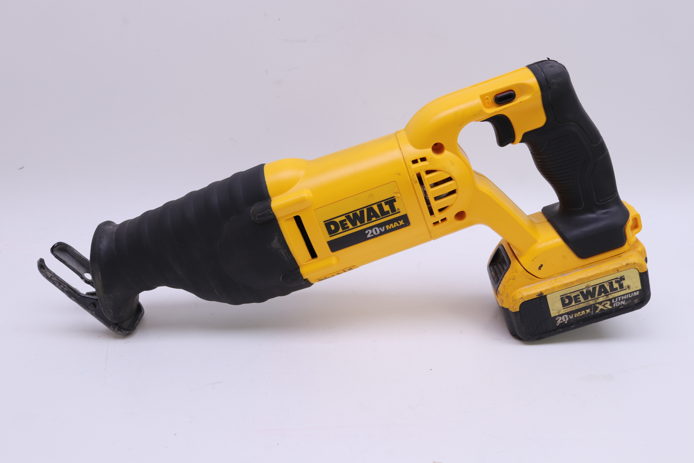 Dewalt discount sawzall dcs381