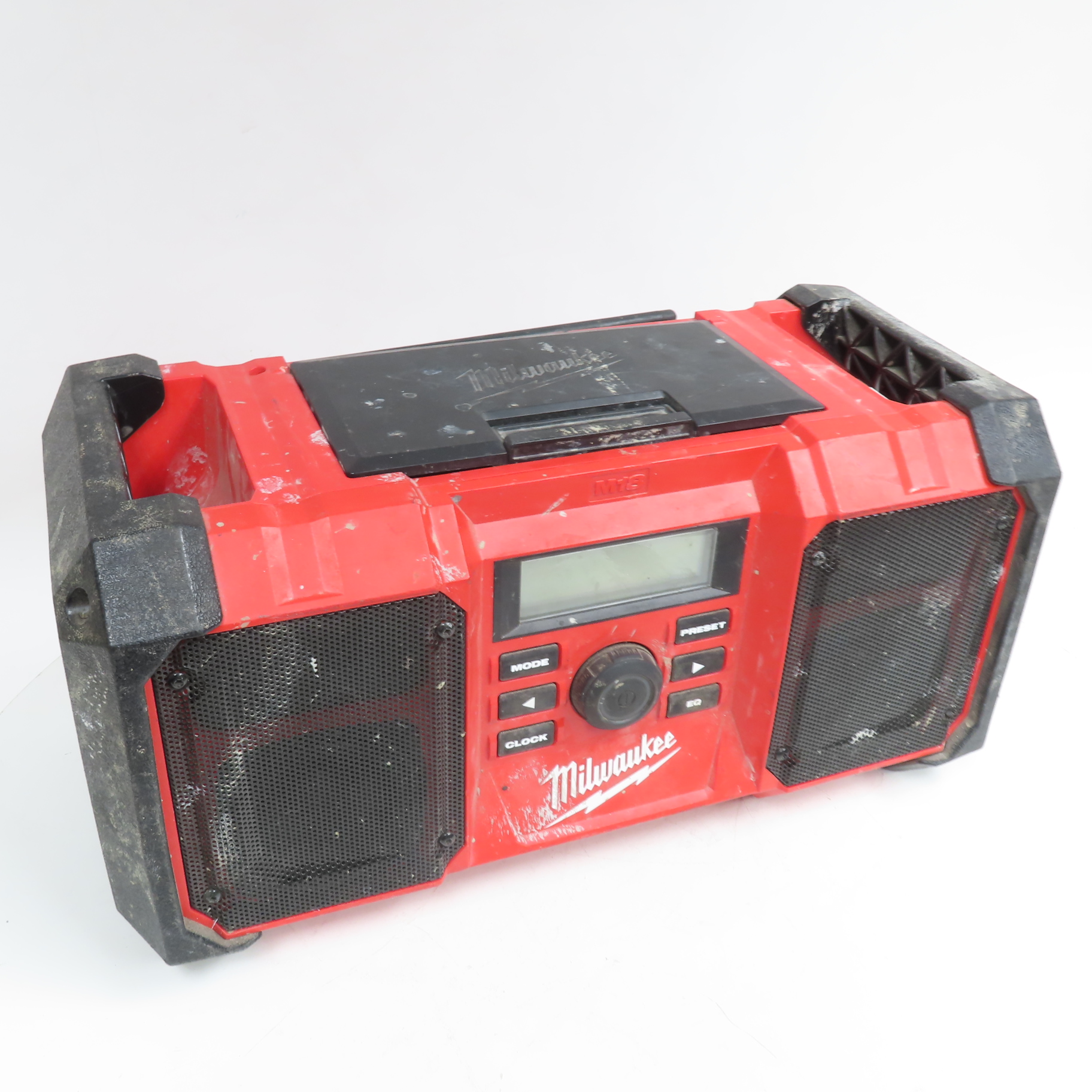 Milwaukee 2890-20 120V Corded AM/FM Jobsite Radio & Battery Charger