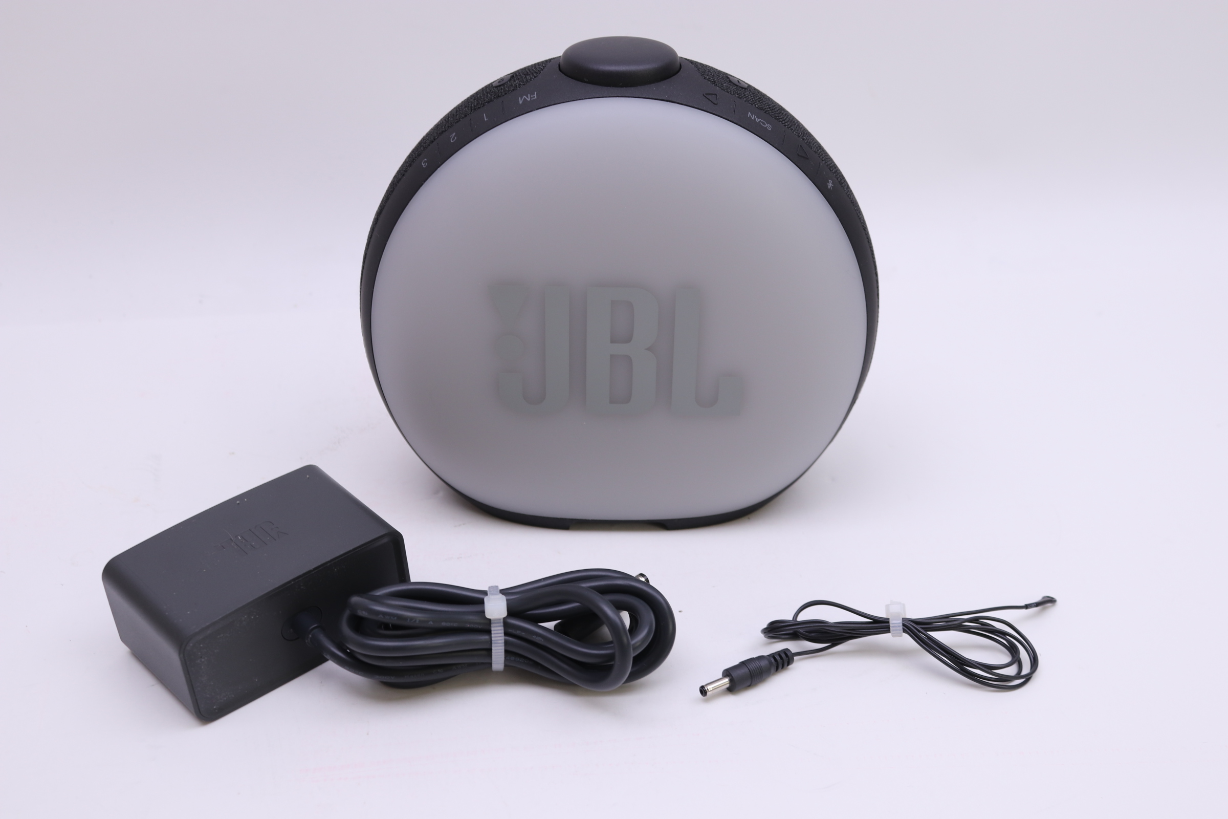JBL Horizon 2 FM Bluetooth clock radio speaker with FM