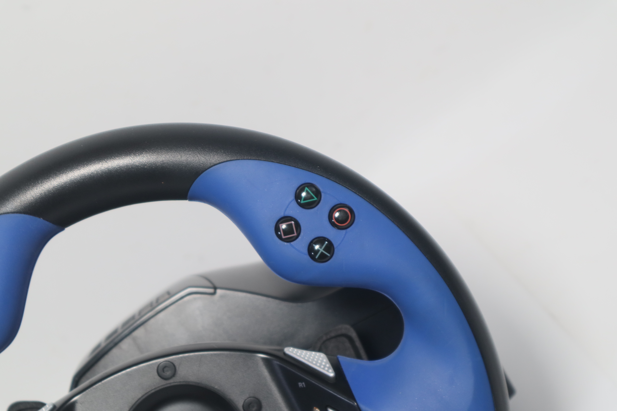 Logitech Driving Force DRV FC 963257-0403 PlayStation 2 Wheel / Pedals 1541