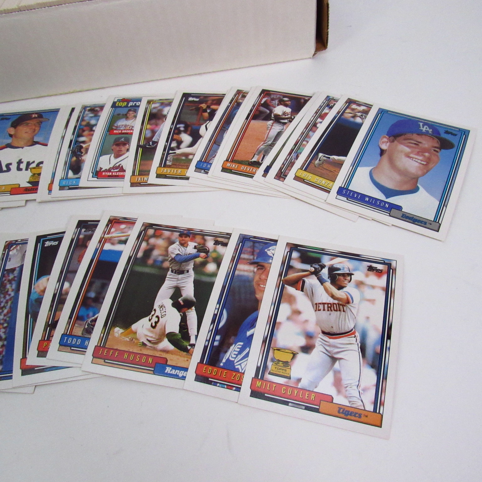 Topps 1992 Official Picture Cards Baseball Trading Cards Set