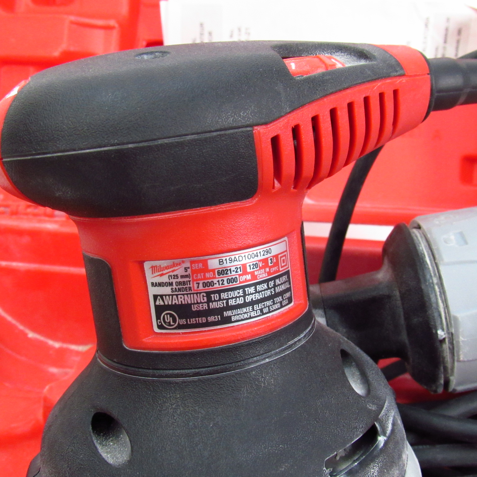 Milwaukee 602121 Corded 5'' Random Orbit Sander