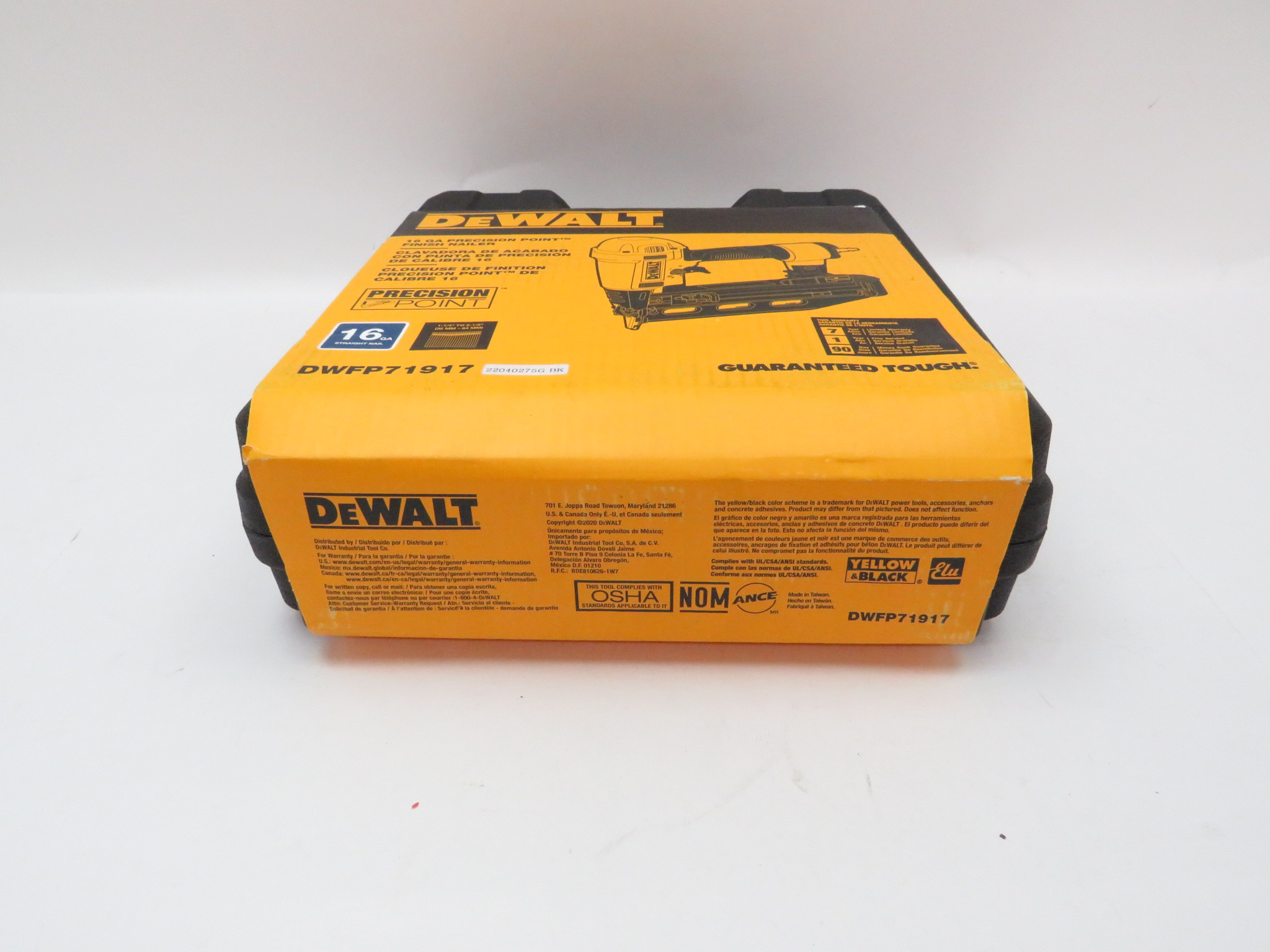 DeWalt DWFP71917 Pneumatic 16Gauge 21/2" Nail Gun