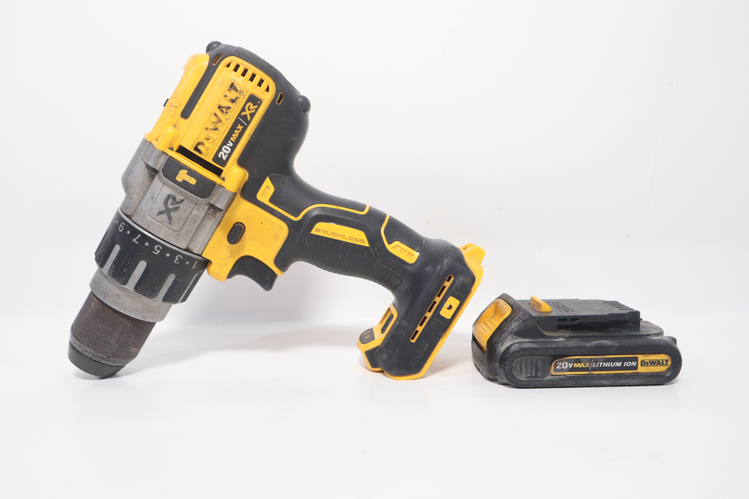 DeWalt DCD996 20V MAX XR Brushless Cordless 3-Spd 1/2