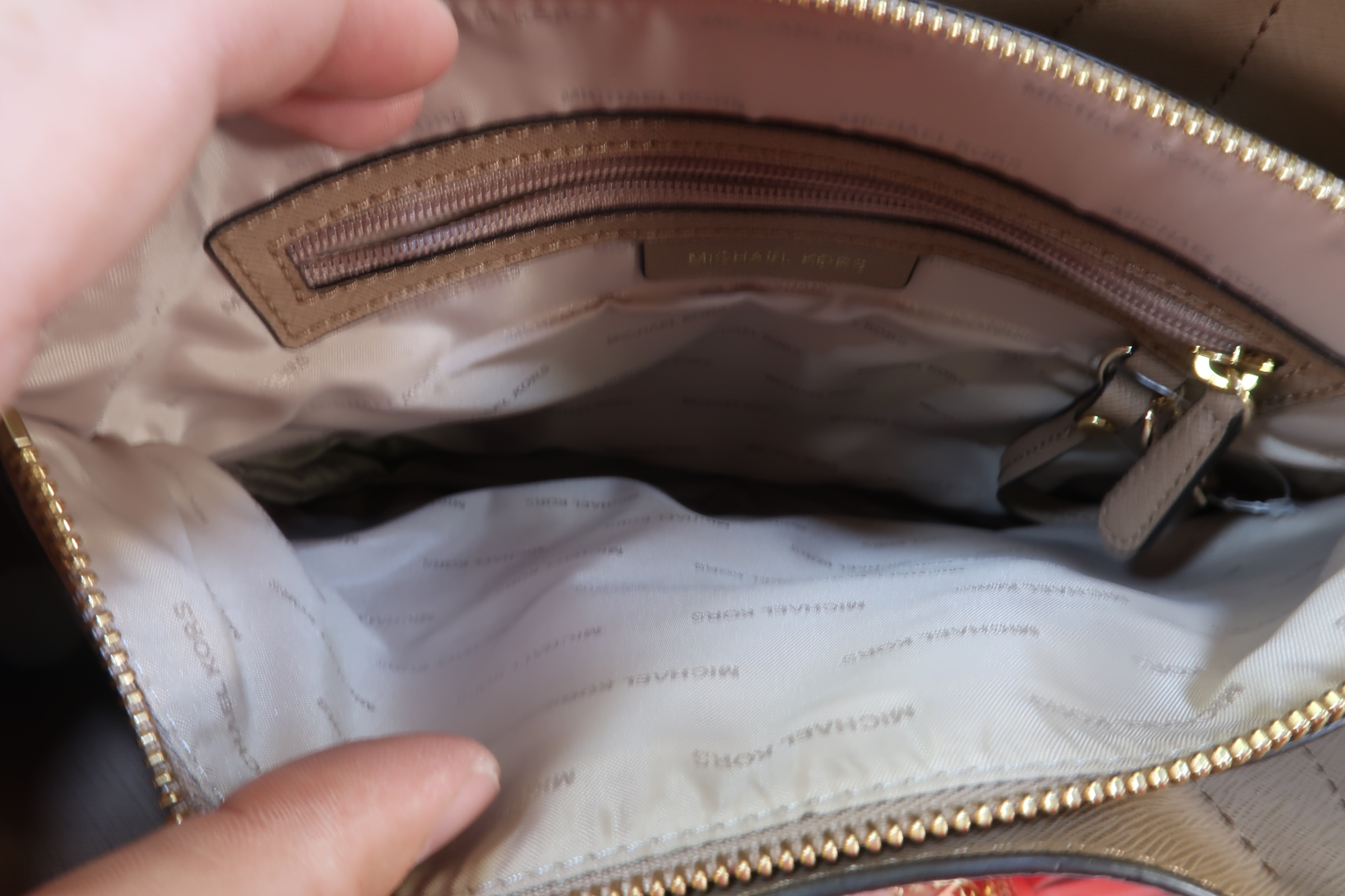 Michael Kors AV1705 Purse Red