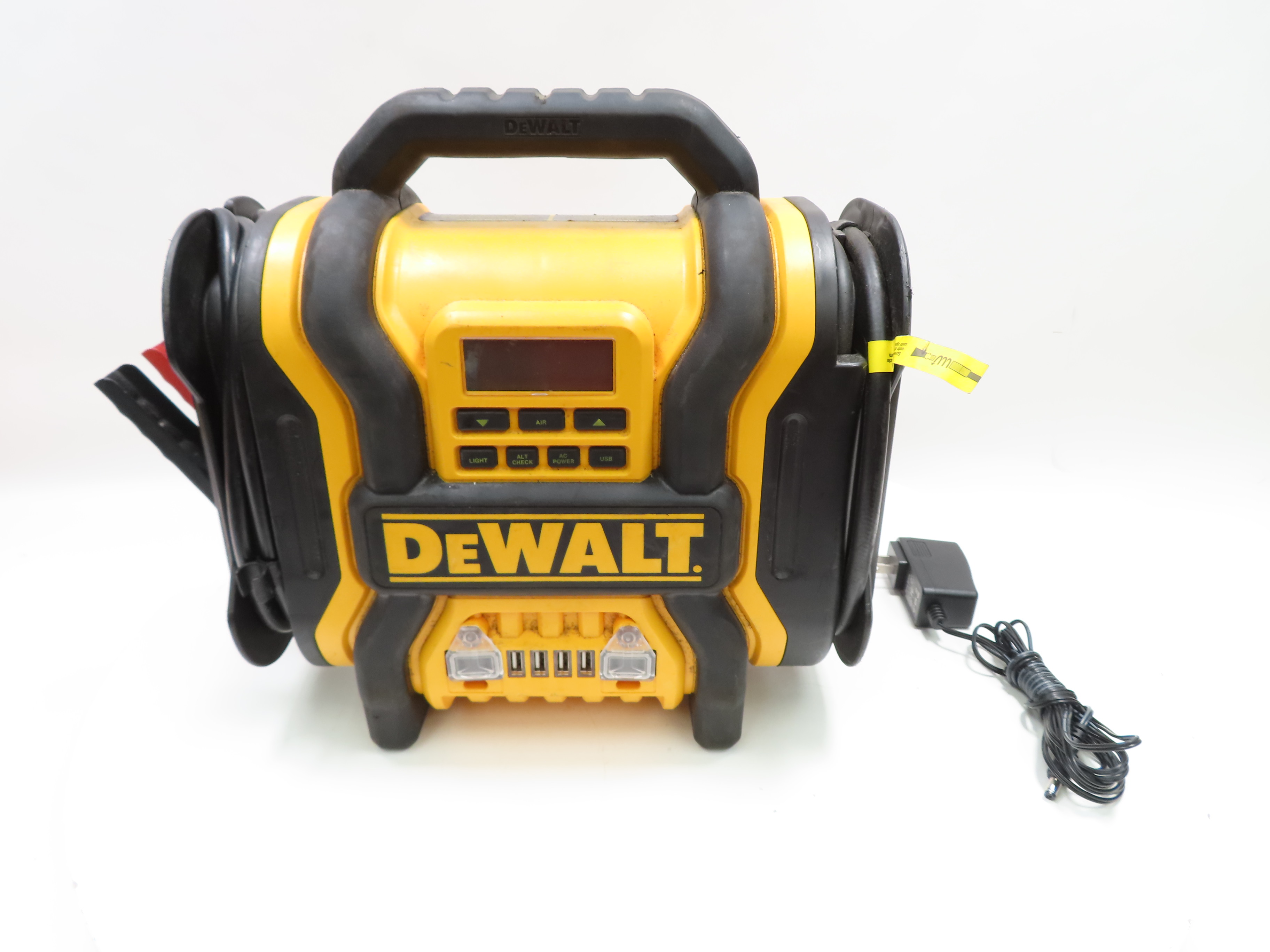 DeWalt DXAEPS14 1600 Peak Amp 12V Automatic Car Battery Starter