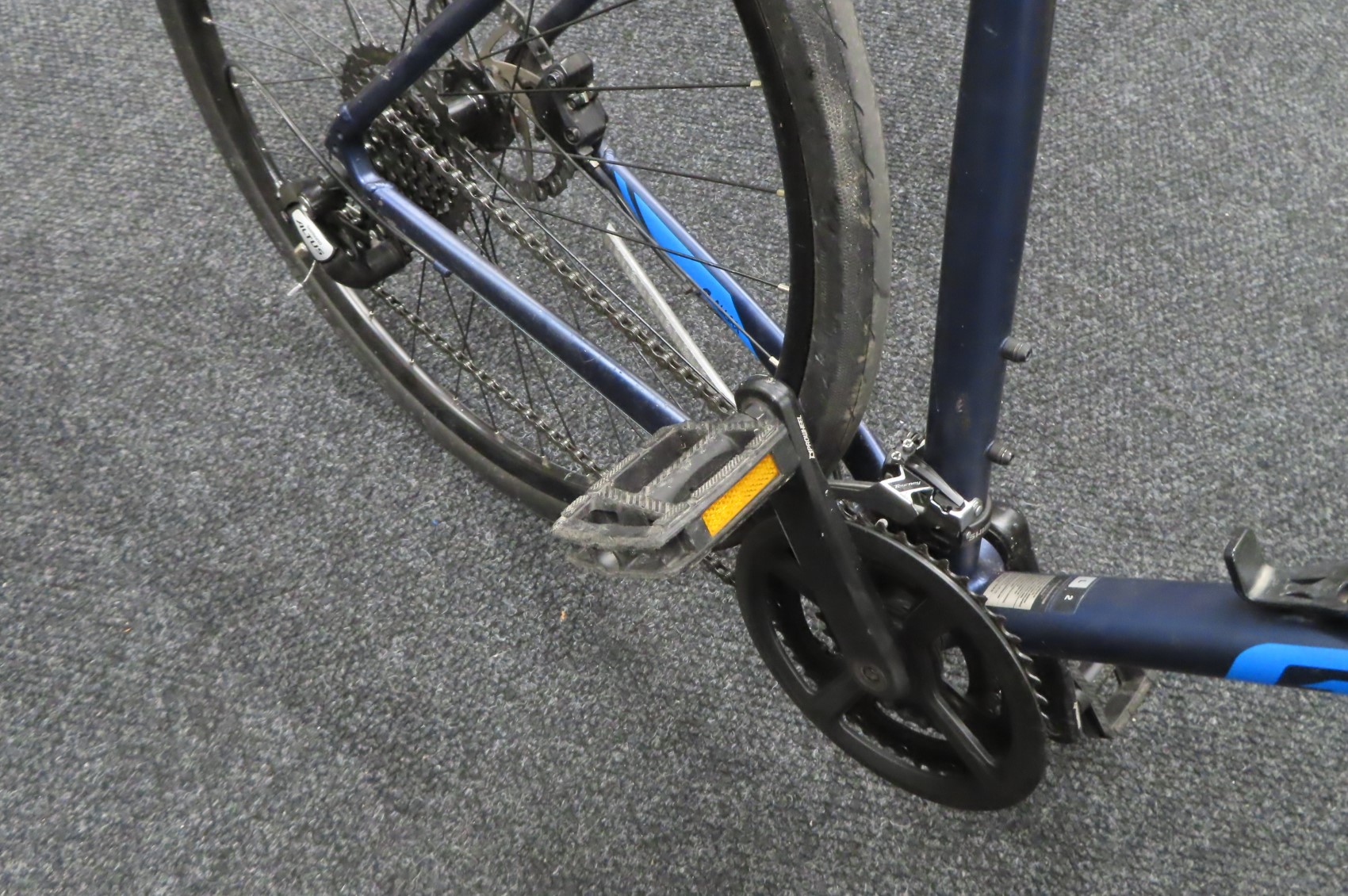 Giant ISO 4210-2 Escape Men's Hybrid Bicycle - Blue (Local