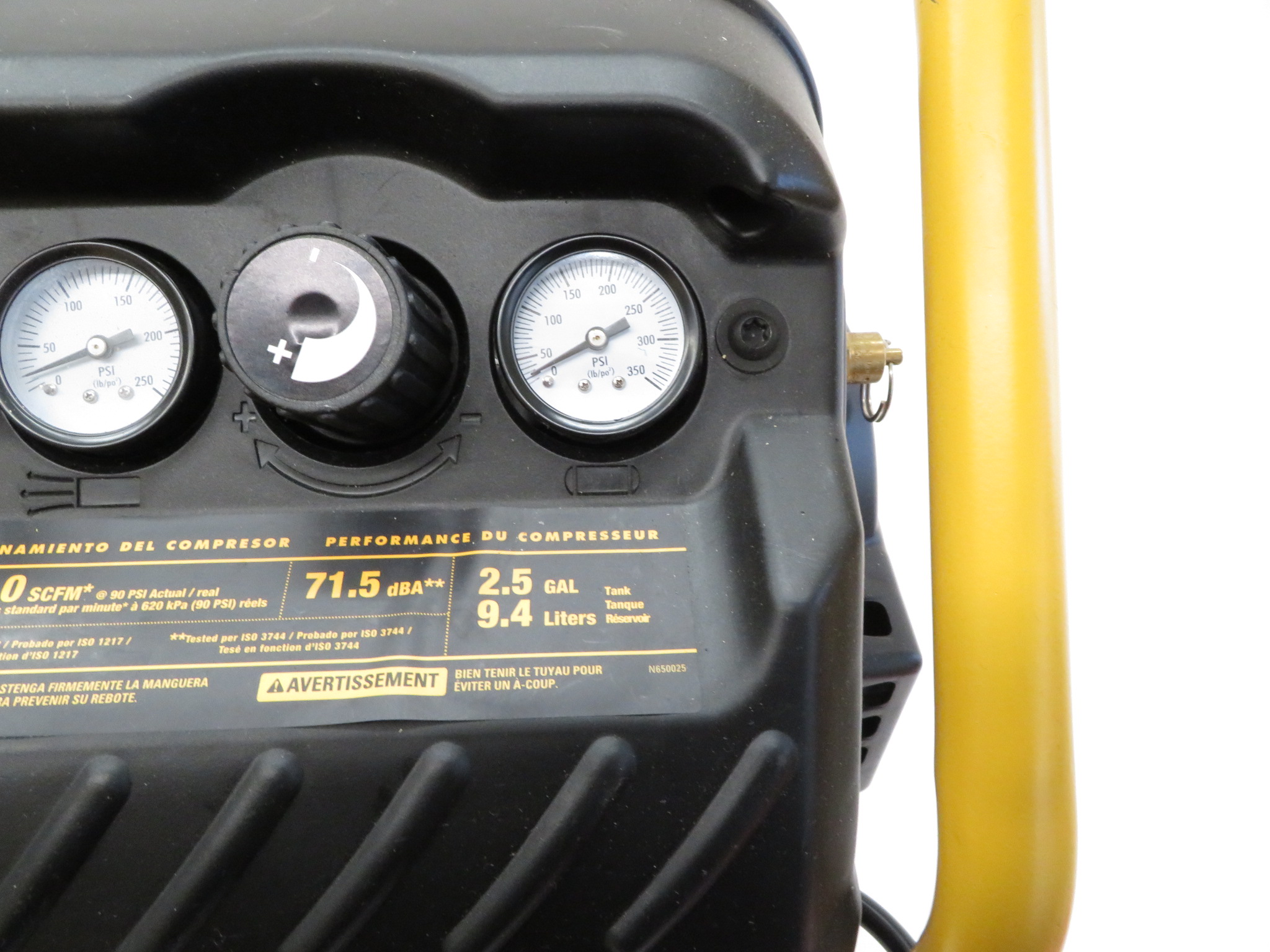 Bostitch BTEC25200 2.5 Gallon 200 PSI Portable Electric Trim Air Compressor