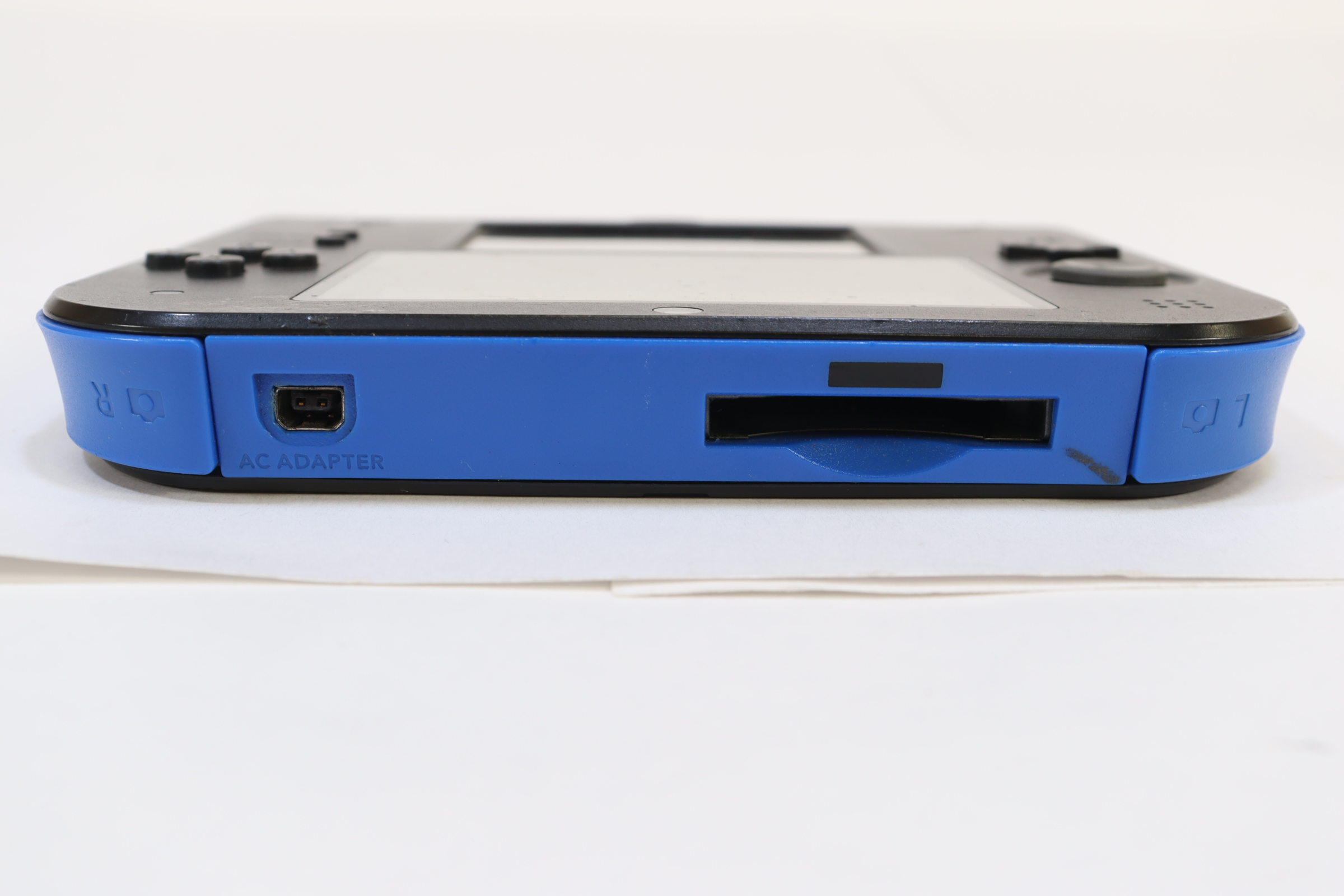 Nintendo 2DS FTR-001 Dual Screen 2D Handheld Video Game Console