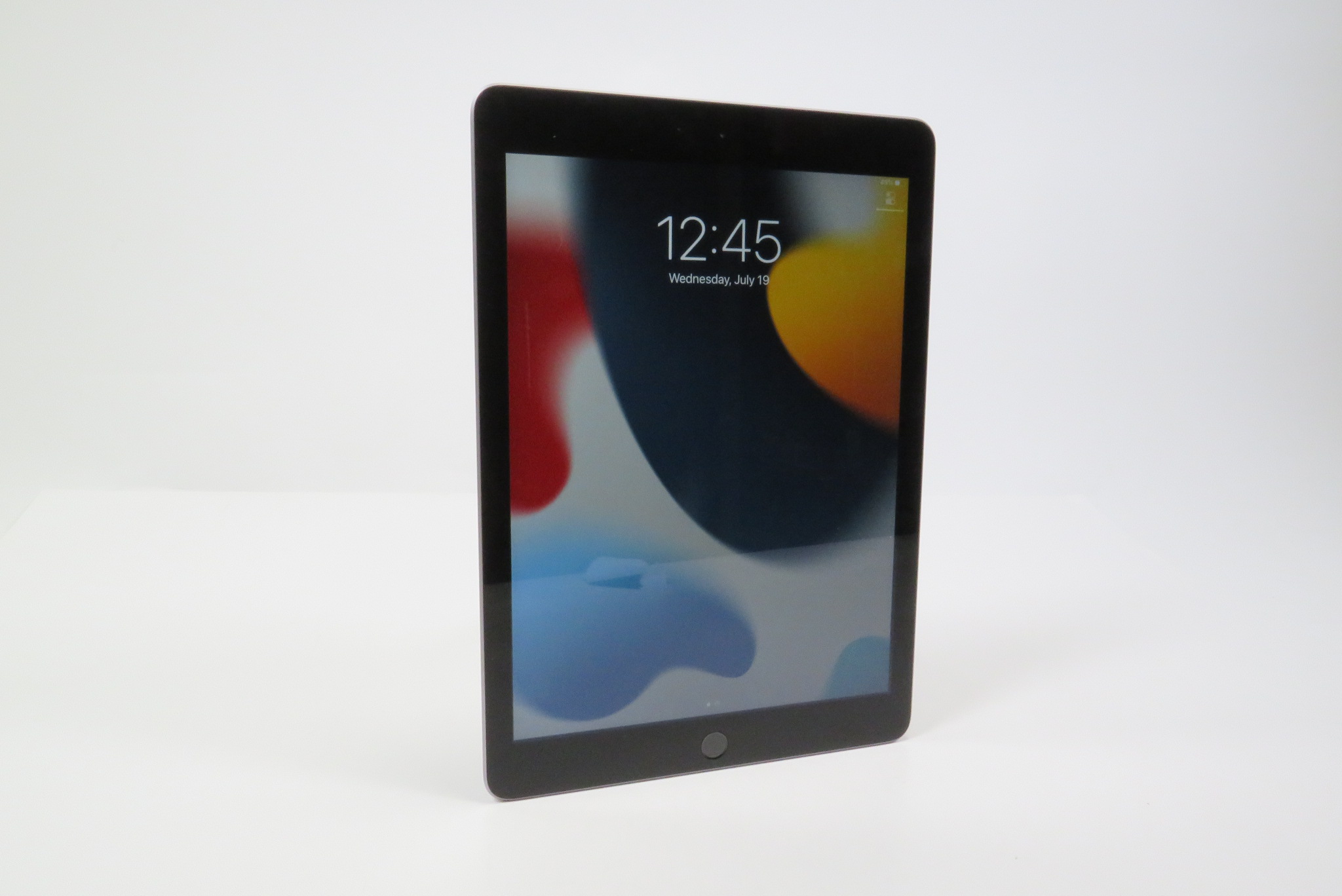 Apple iPad 5th Gen A1822 MP2F2LL/A 9.7