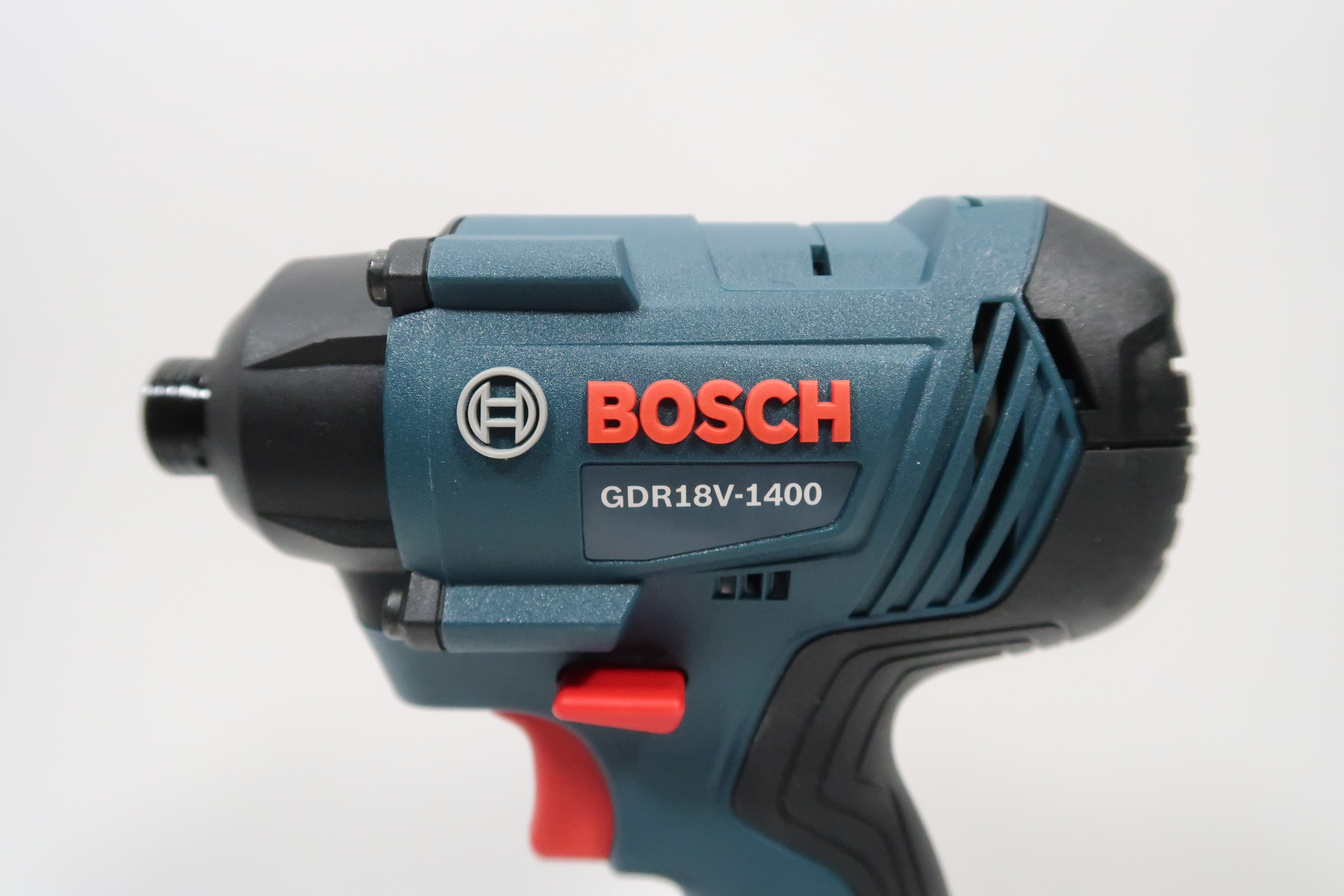 Bosch GXL18V-26B22 18-Volt Cordless 2-Tool Drill/Impact Driver Combo Kit