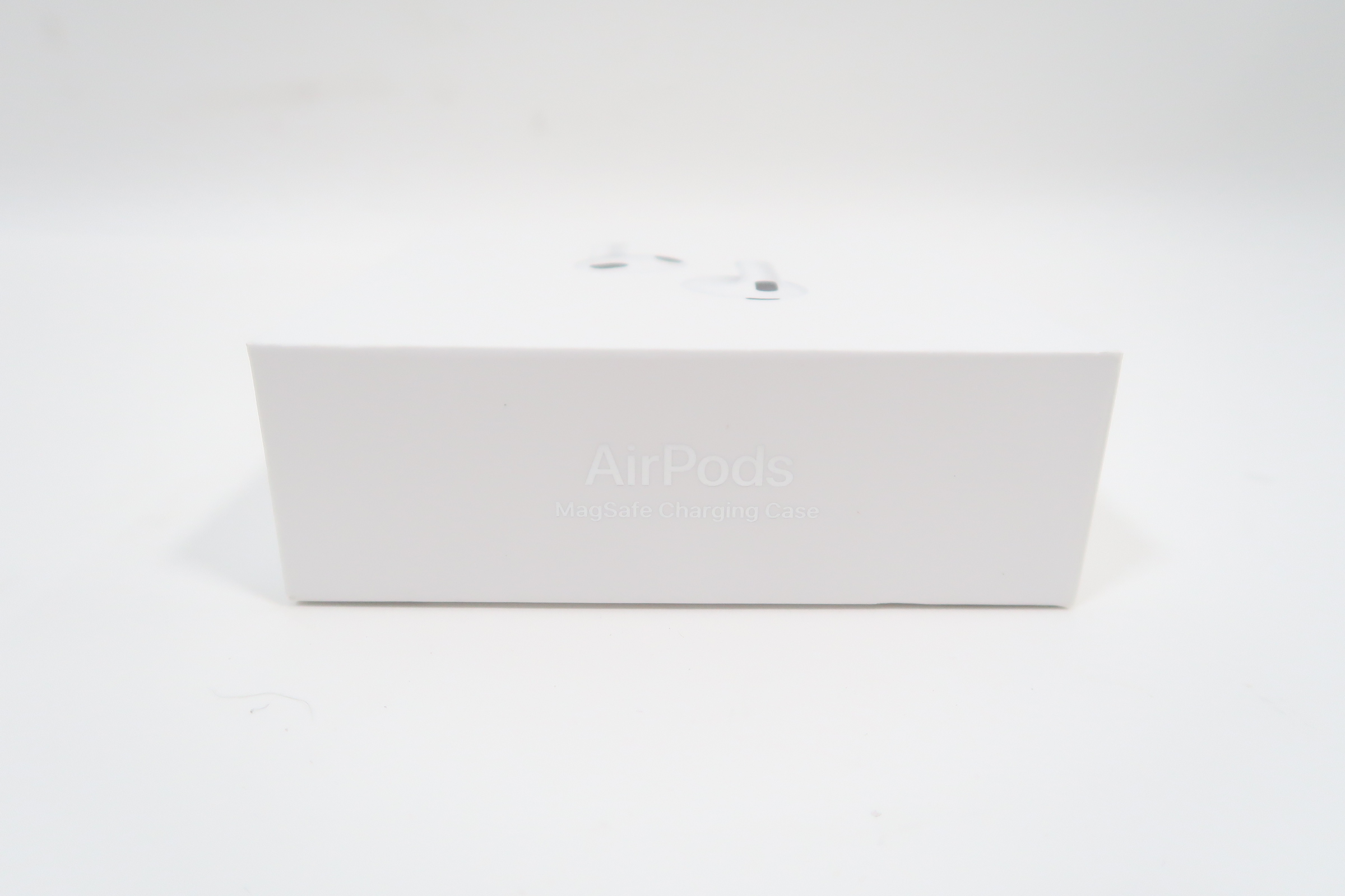 Apple AirPods MME73AM/A 3rd Gen - MagSafe Wireless Charging Case