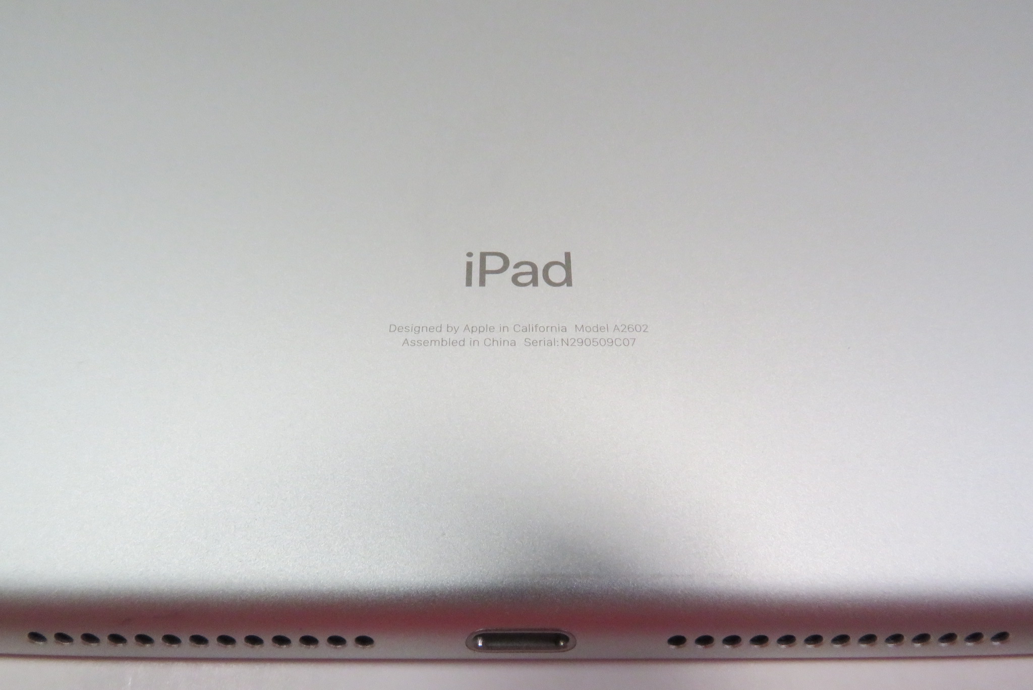 Apple iPad 9th Gen A2602 MK2L3LL/A 10.2