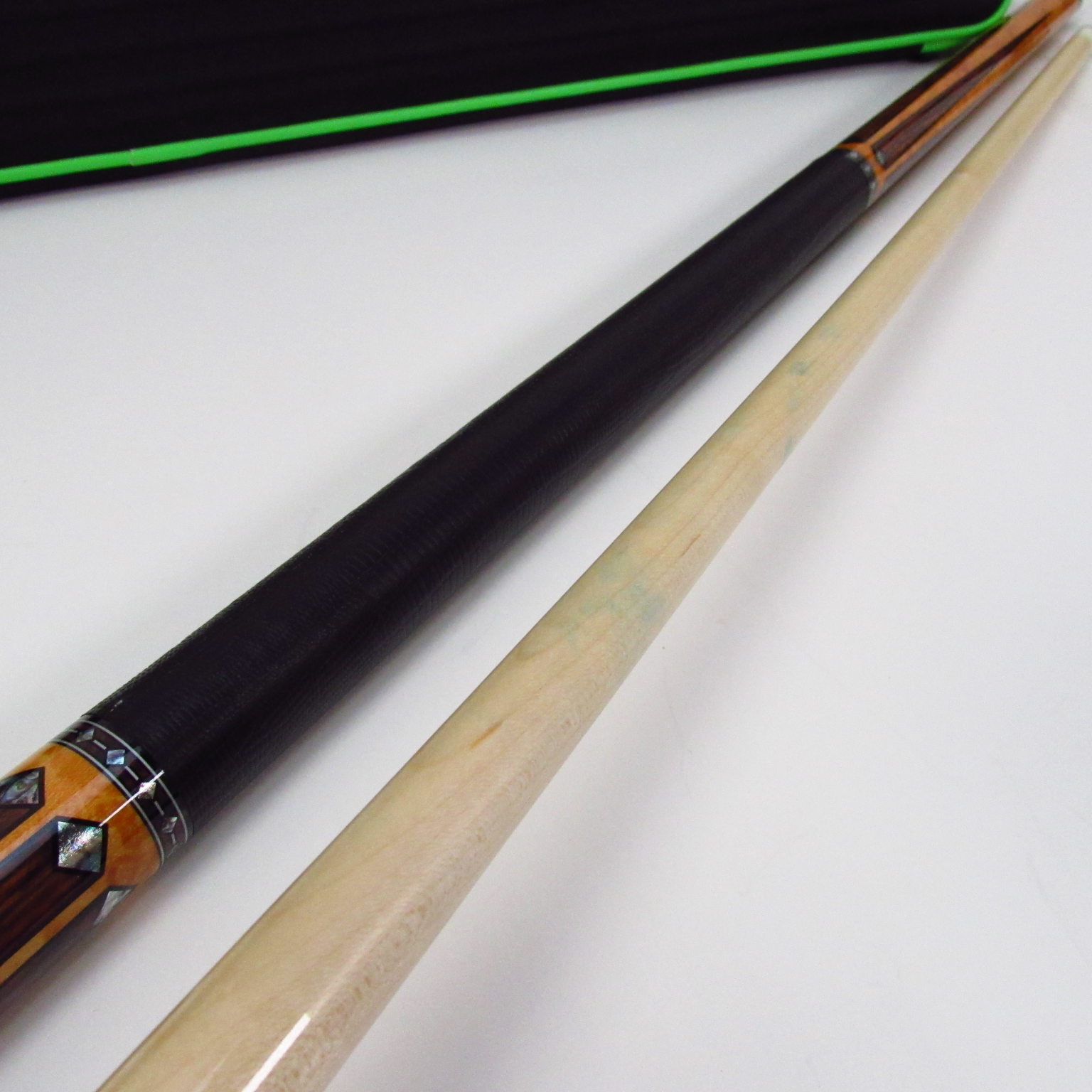 Players G4141 Pool Billiards Cue