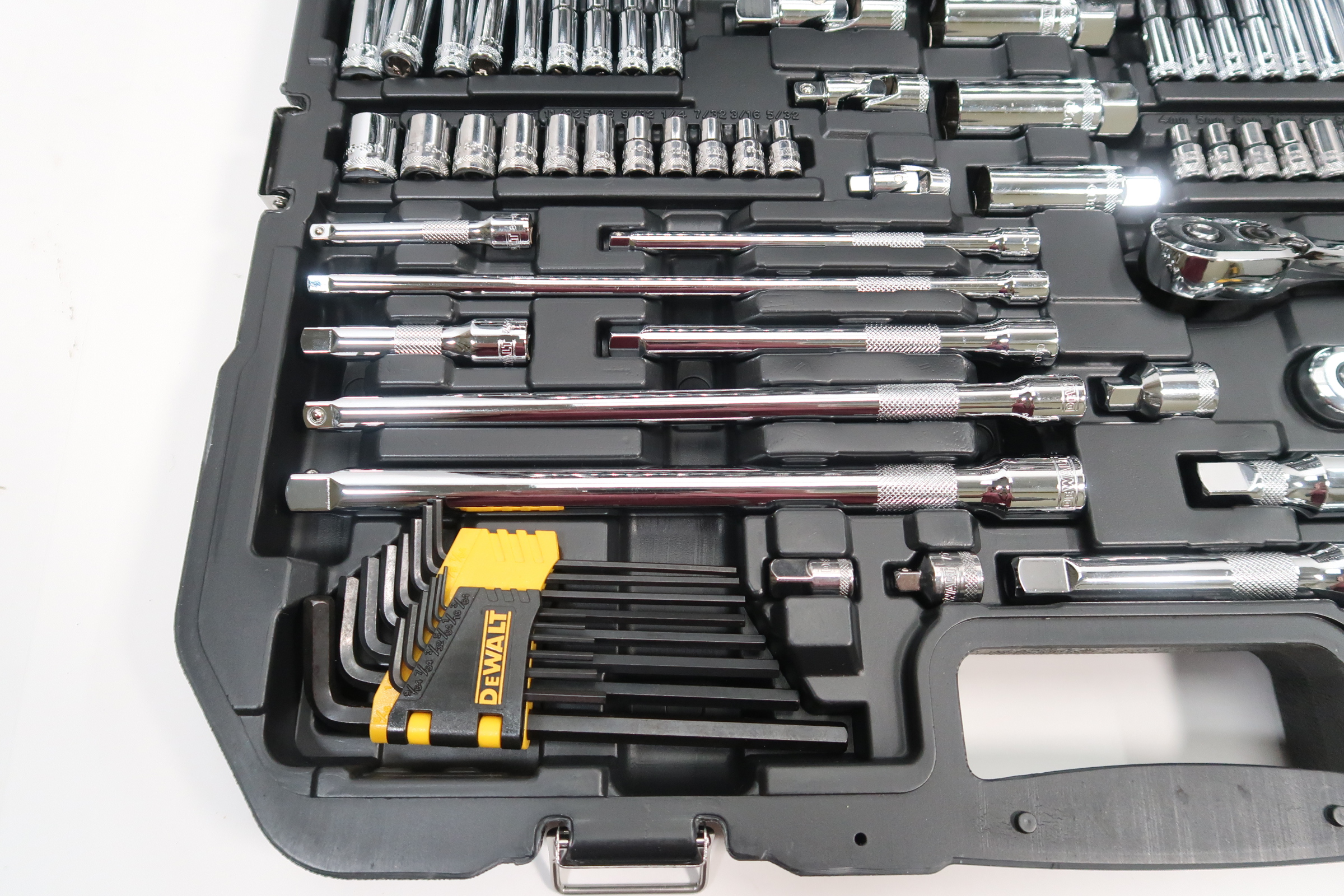 DeWalt DWMT75049 Chrome Vanadium Mechanics Tool Set (192Piece)