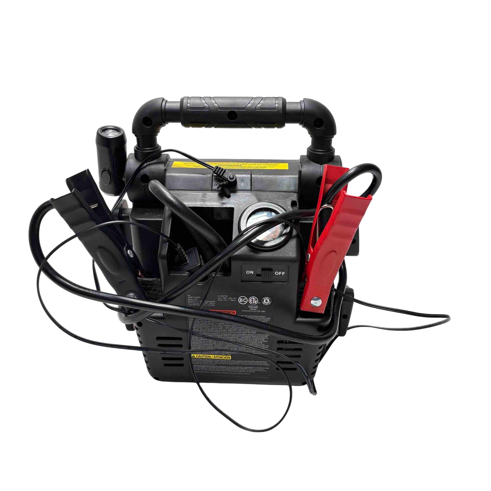 EverStart J7CE 800A Peak Battery Jump Starter/120 PSI Air Compressor