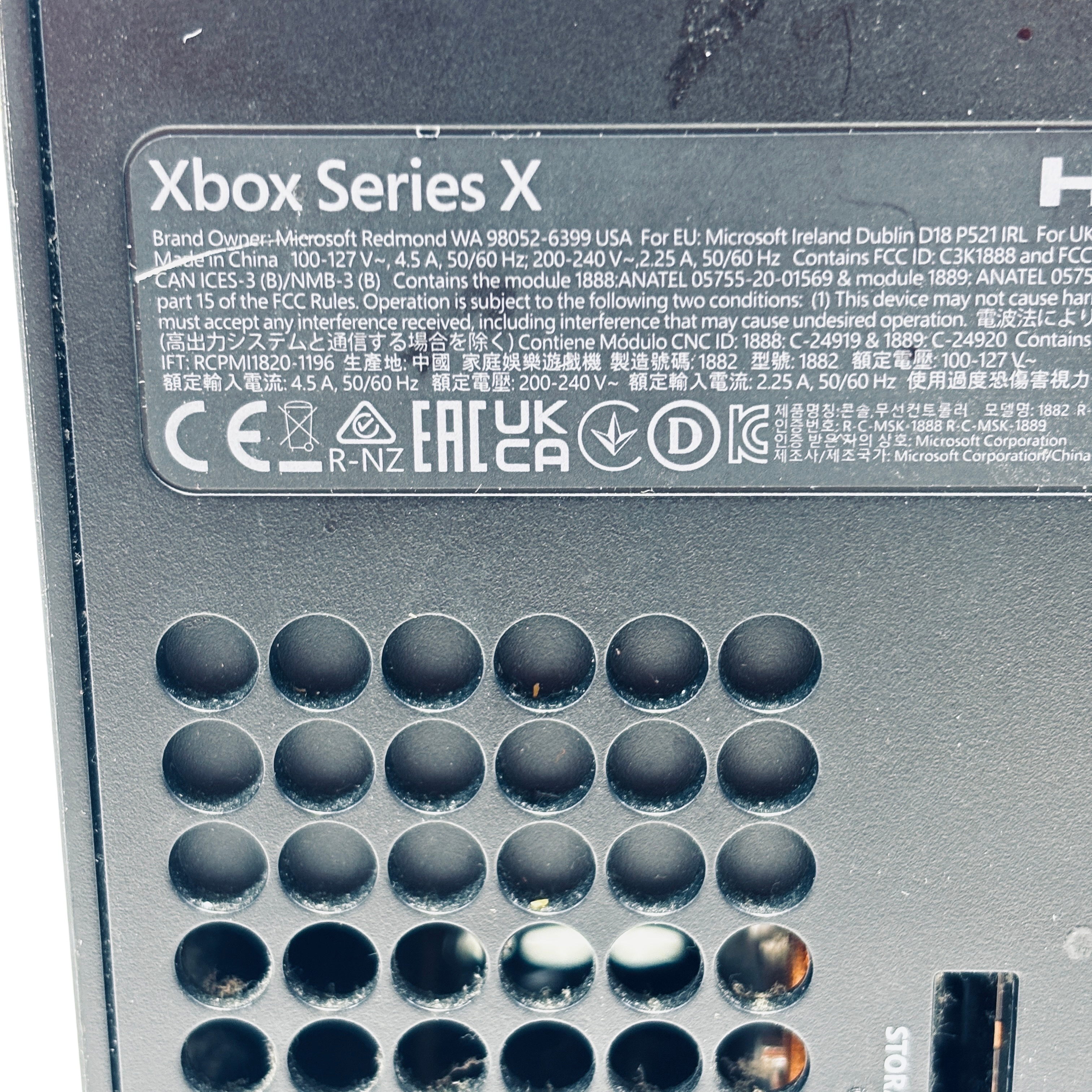 Microsoft Xbox Series X 1882 1TB Video Game Console 1570 Microsoft Xbox Series X 1882 1TB Video Game Console 1570