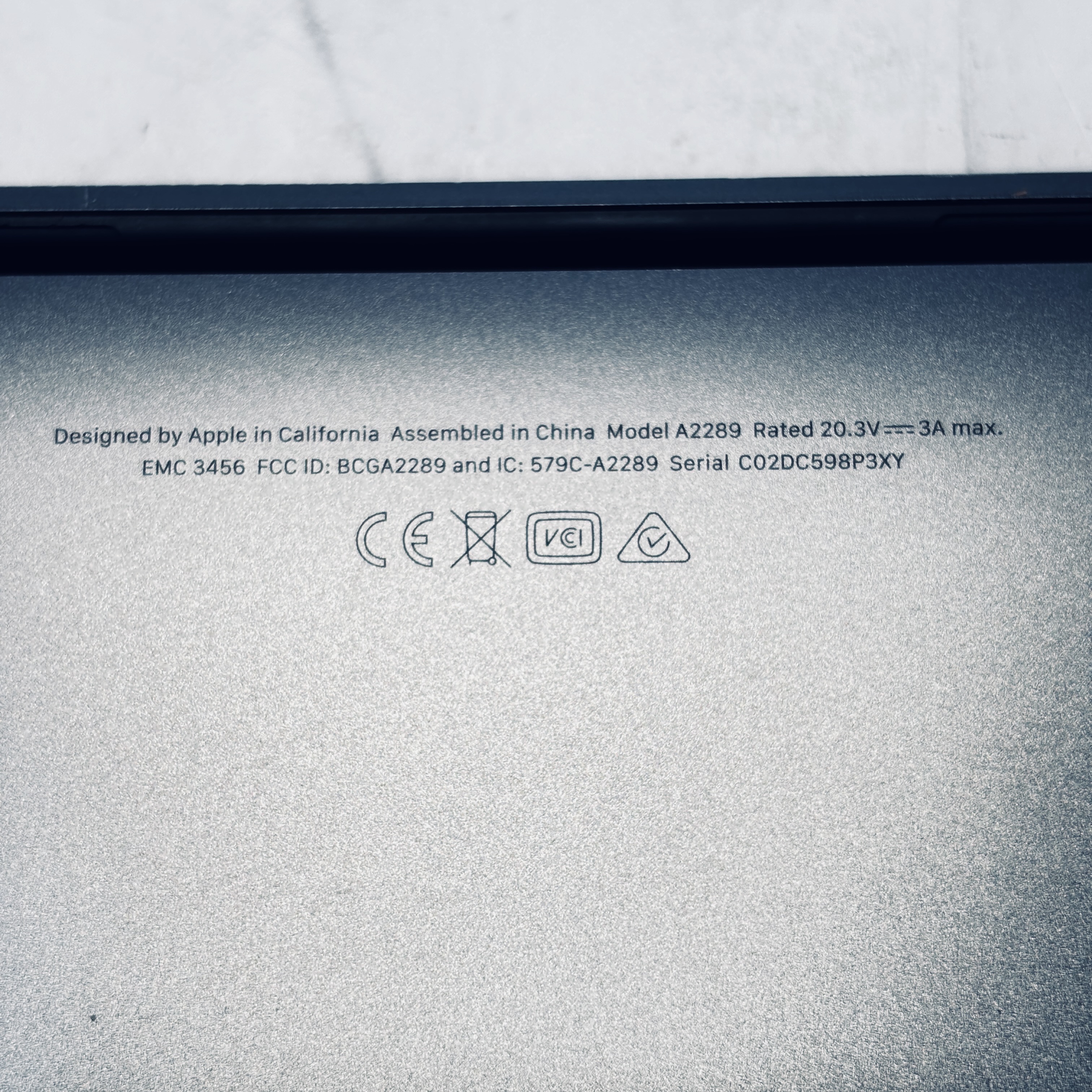 Apple MacBook Pro 2020 MXK62LL/A i5-8257U 1.4 GHz 8GB Ram 256GB 13.3
