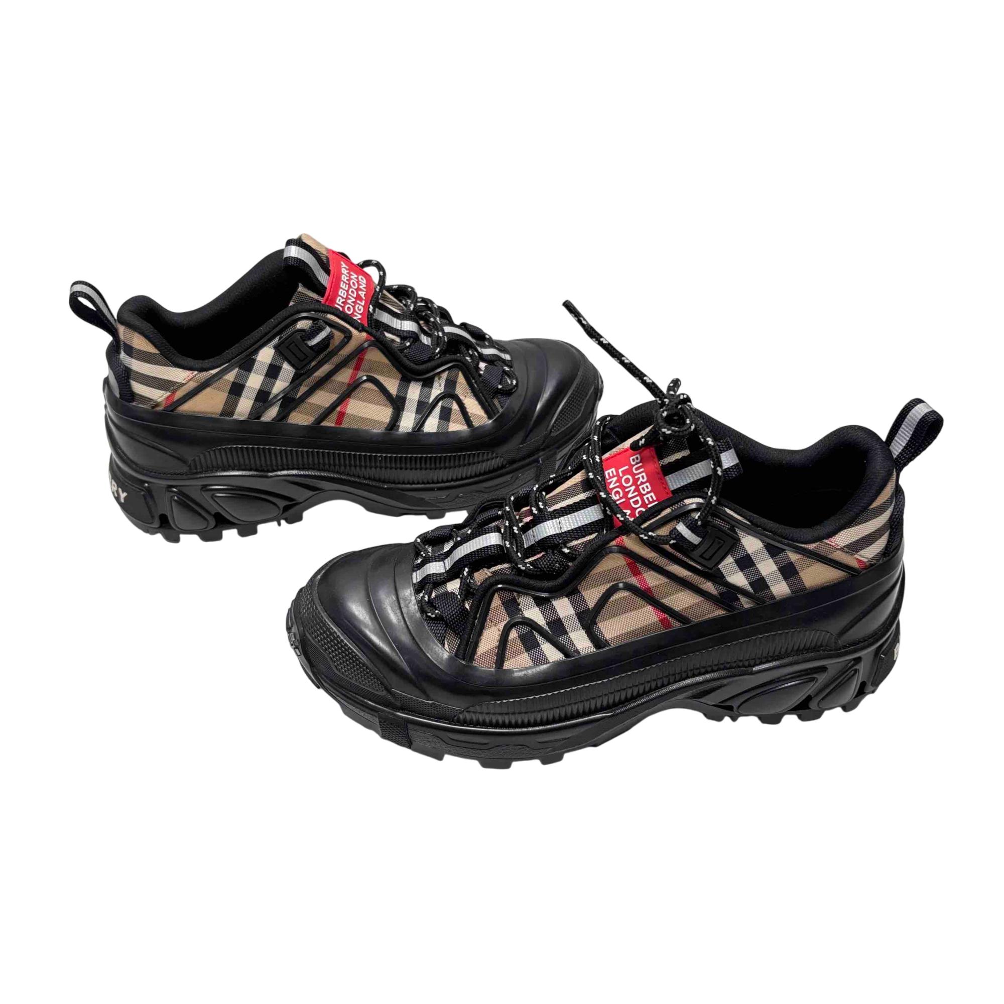 Burberry London England Women's Arthur Sneakers Black/Beige Size