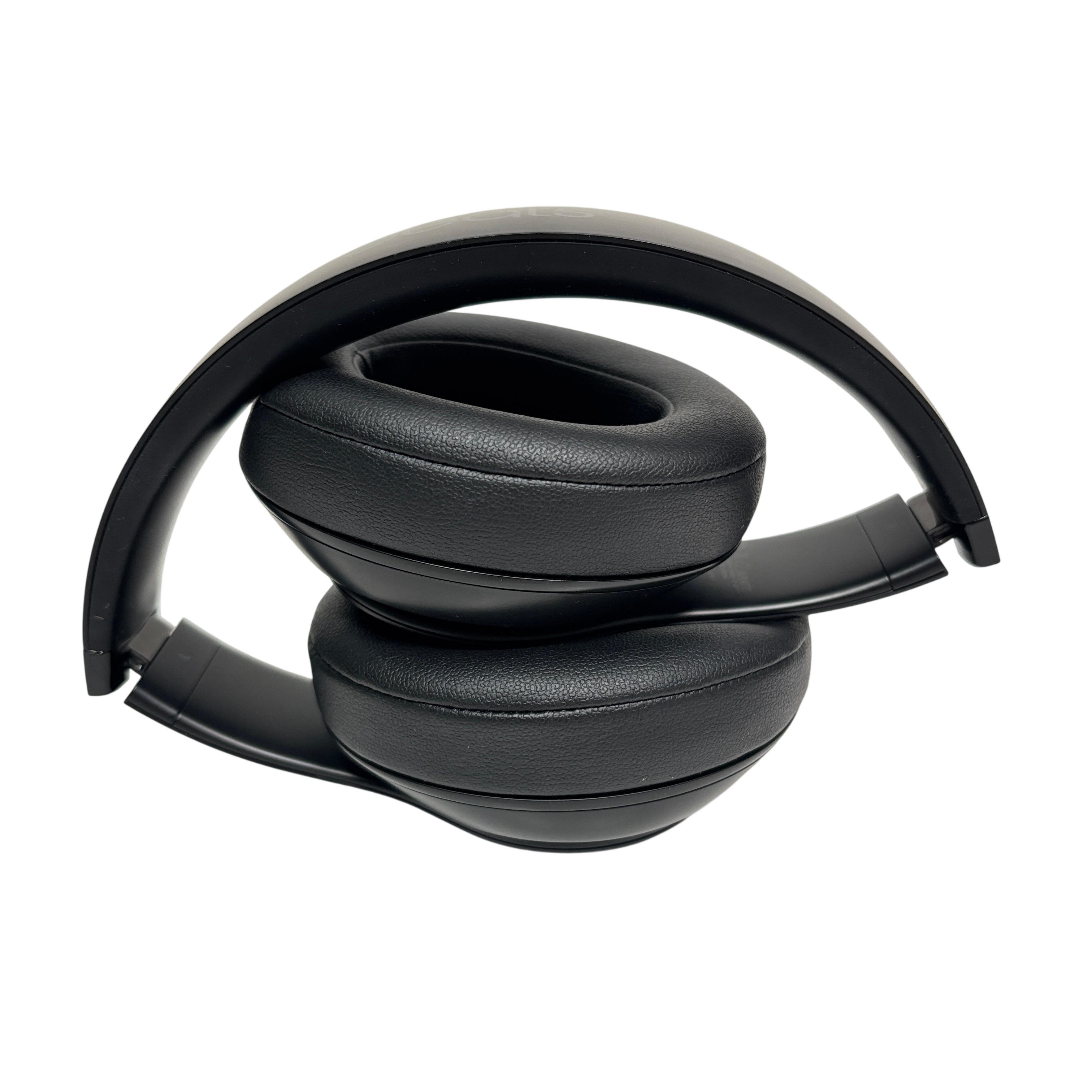 Apple Beats Studio3 MX3X2LL/A Wireless Noise Cancelling Headphones