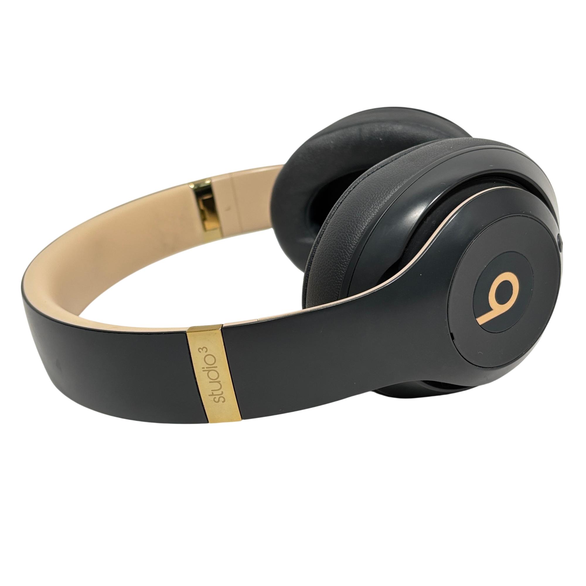 Beats by Dr. Dre Studio3 MXJ92LL/A Wireless Noise Cancelling