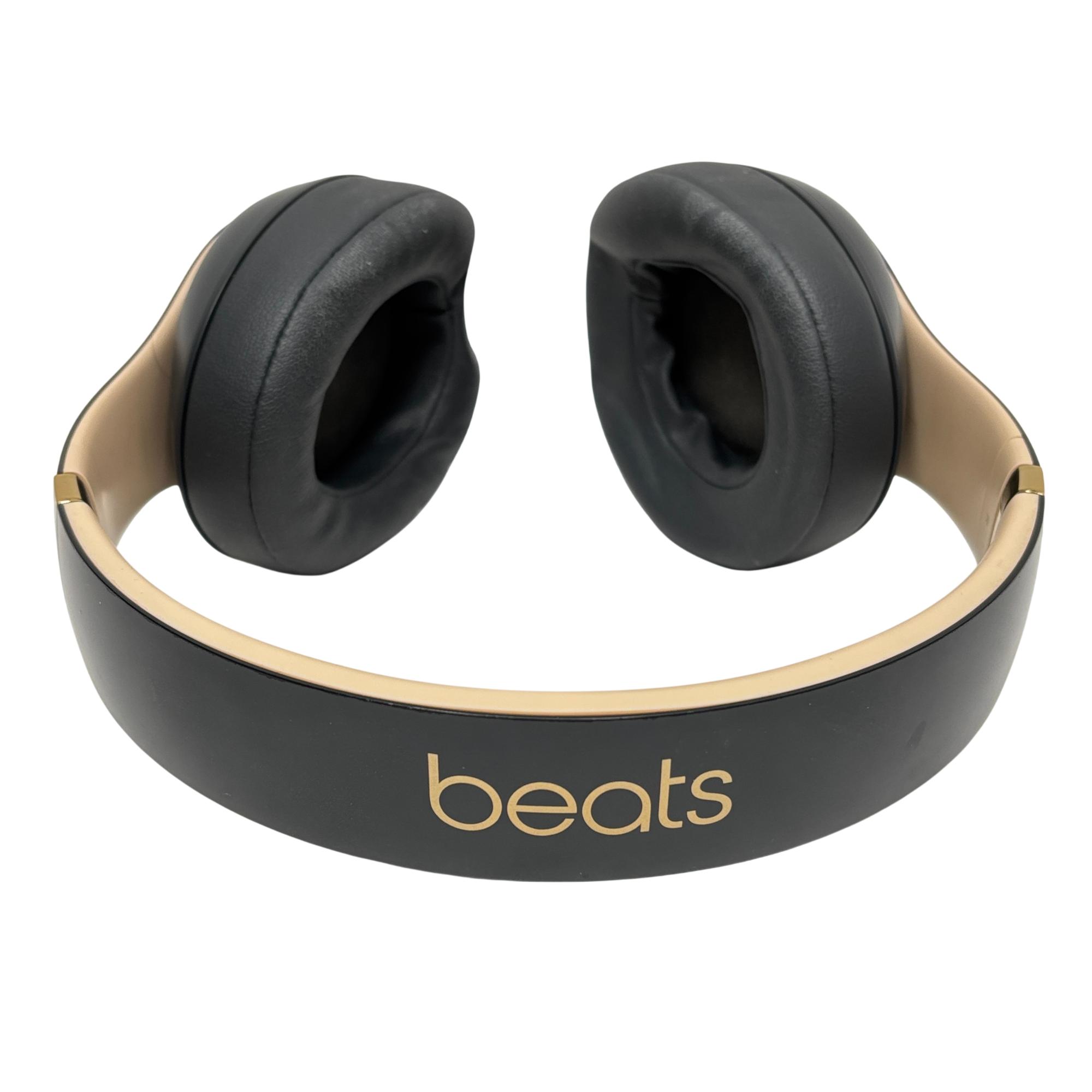 Beats by Dr. Dre Studio3 MXJ92LL/A Wireless Noise Cancelling