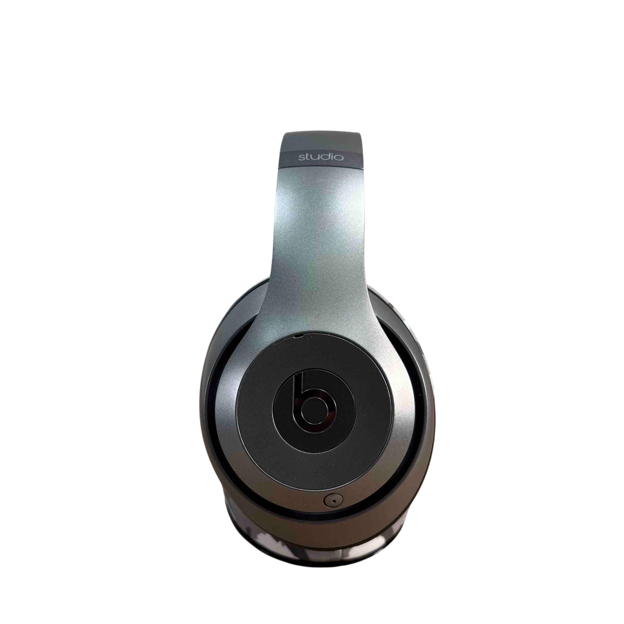 Apple Beats Studio B0501 Over-Ear Wireless Headphones Apple Beats Studio B0501 Over-Ear Wireless Headphones