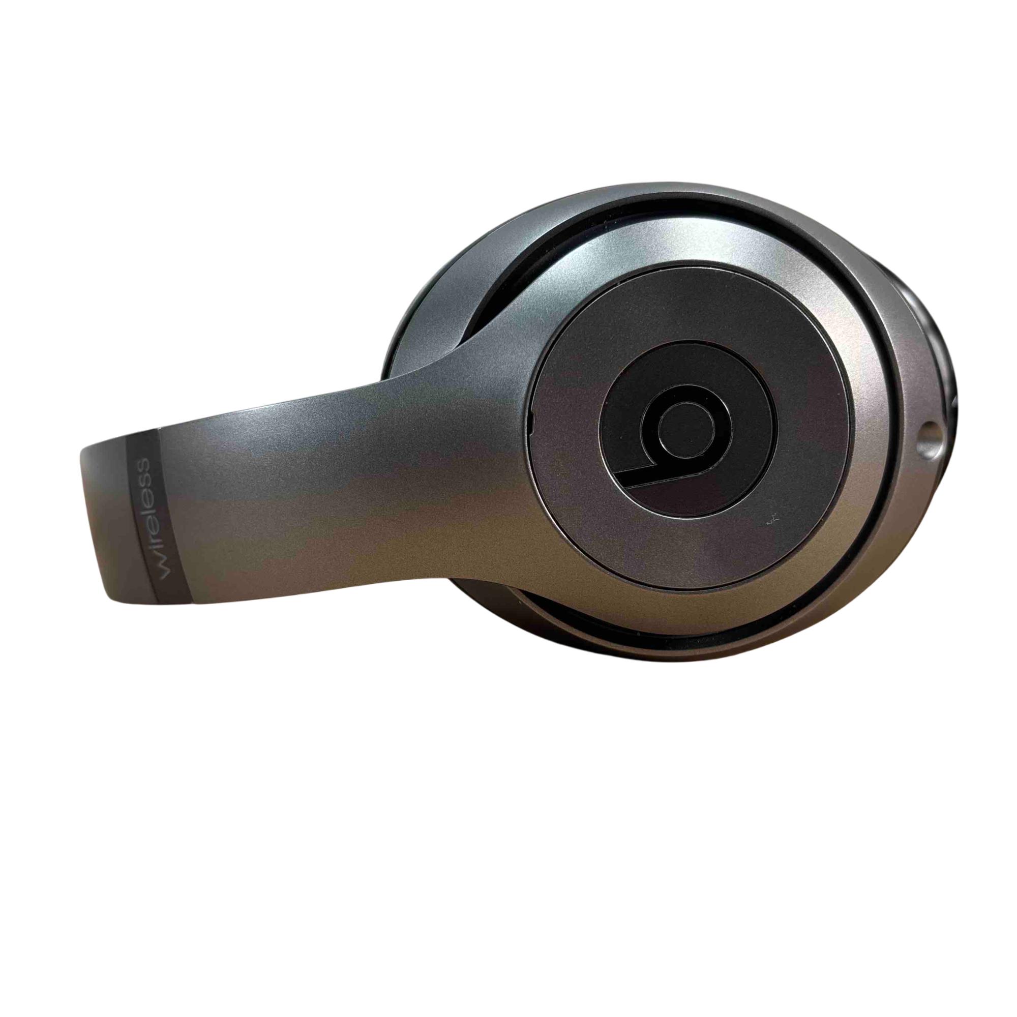 Apple Beats Studio B0501 Over-Ear Wireless Headphones Apple Beats Studio B0501 Over-Ear Wireless Headphones
