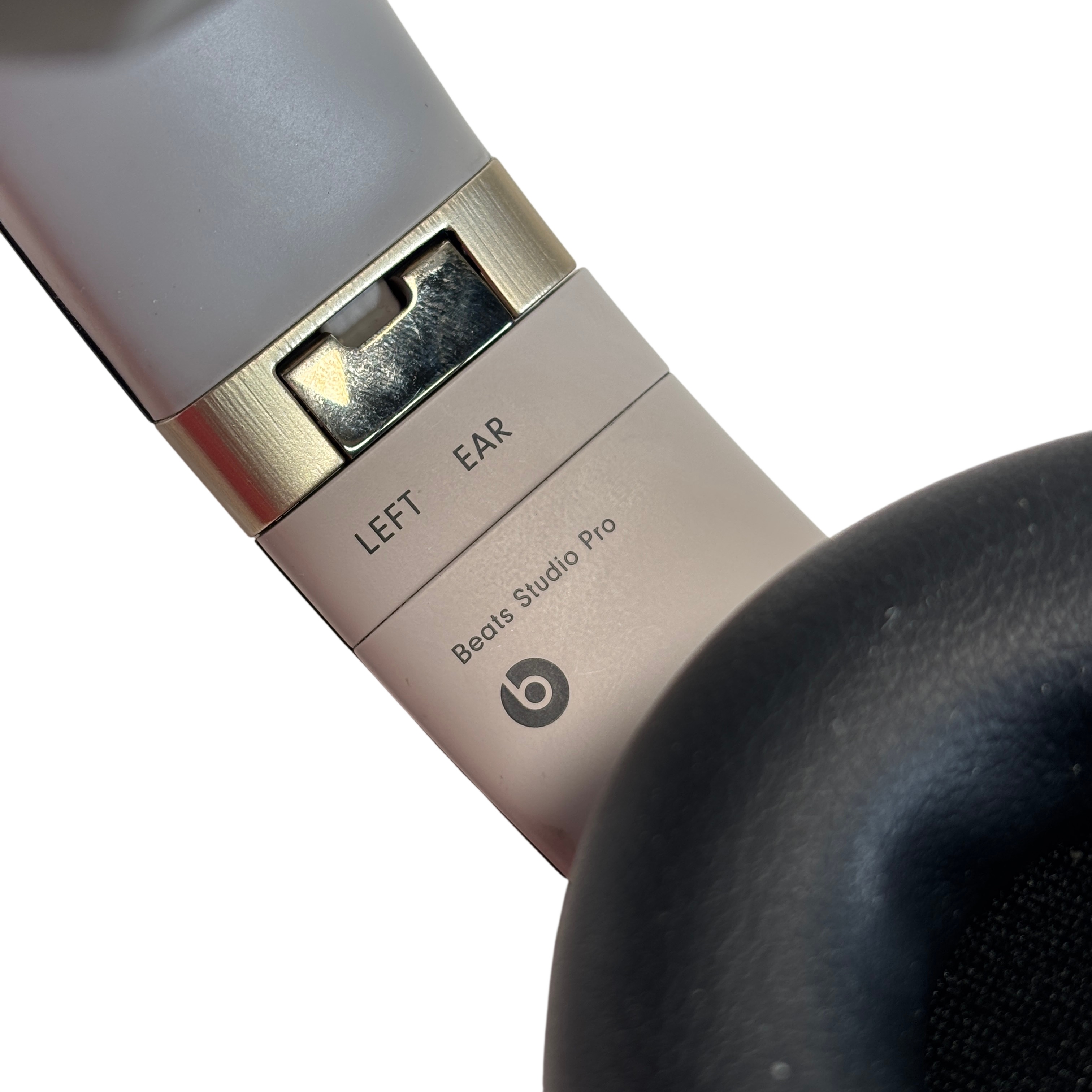 Beats Studio Pro Black/Gold Active Noise Cancelling Wireless On