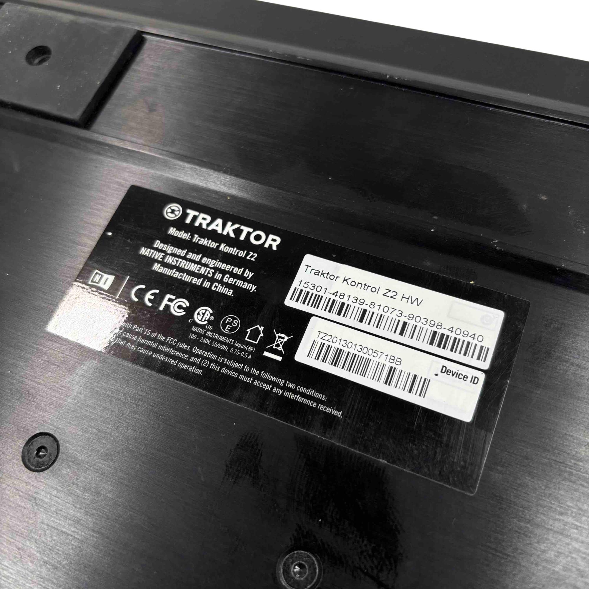 Native Instruments Traktor Kontrol Z2 DJ Mixer / Audio