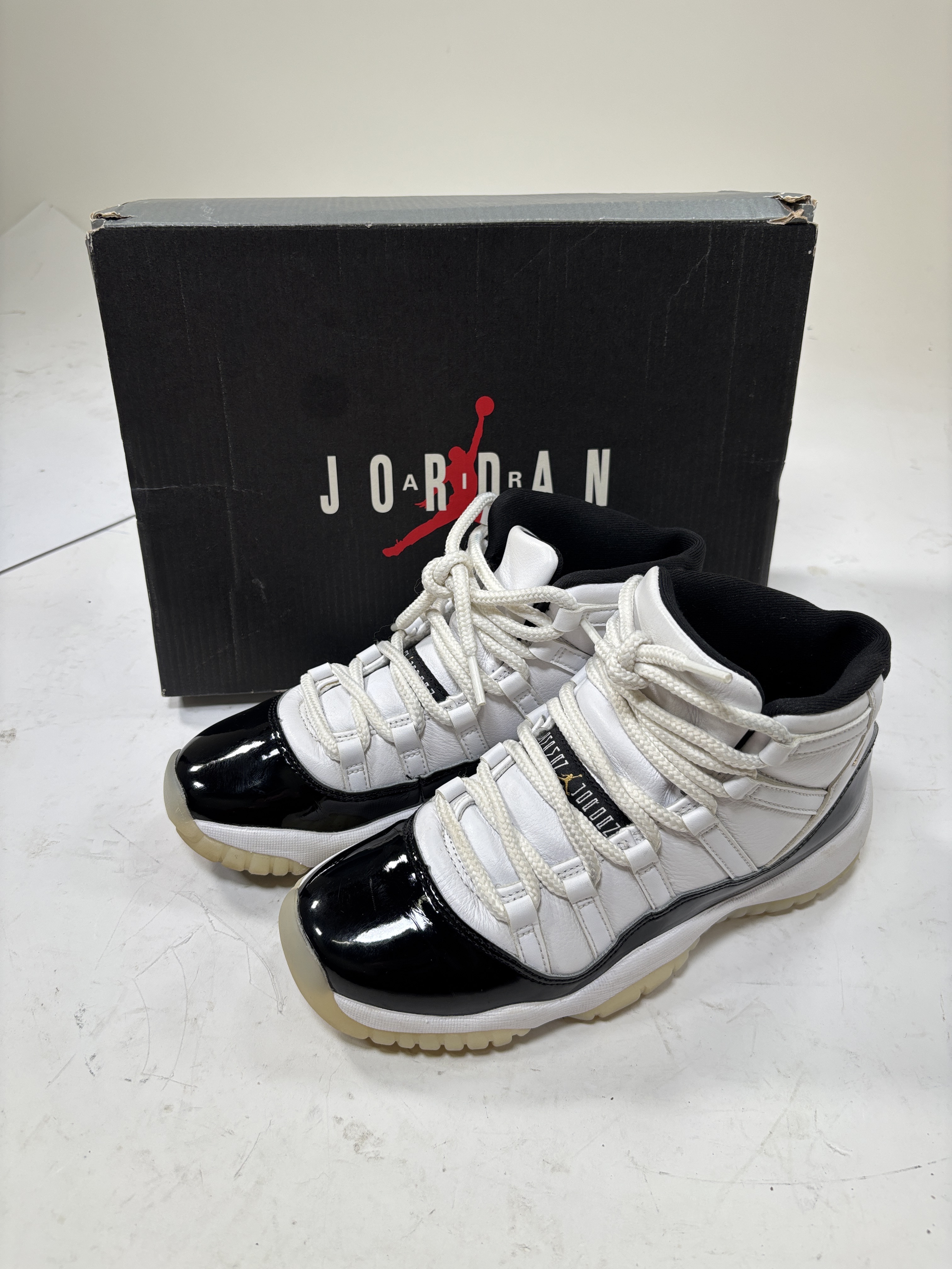 jordan 11s size 6