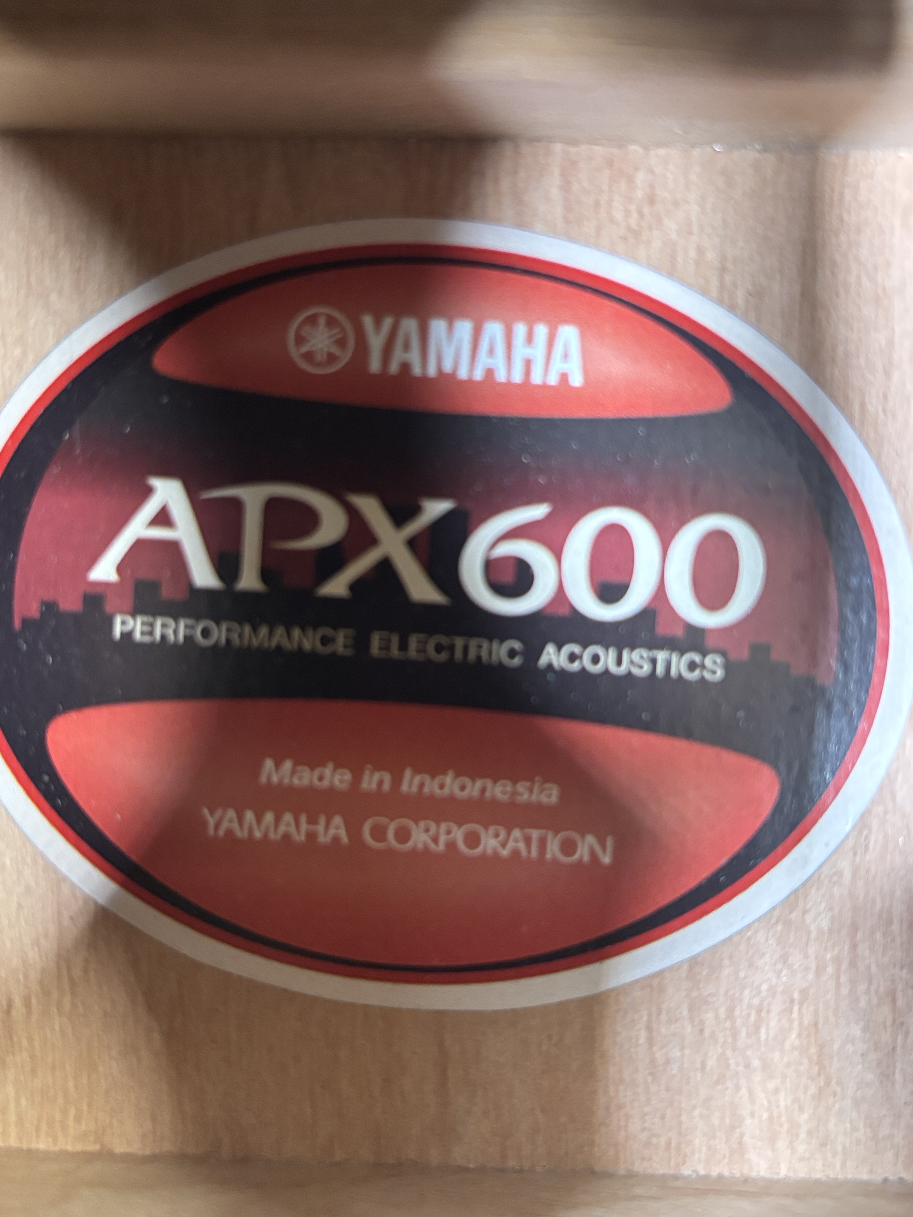 Yamaha APX600 Right-Handed 6-String Performance Acoustic-Electric