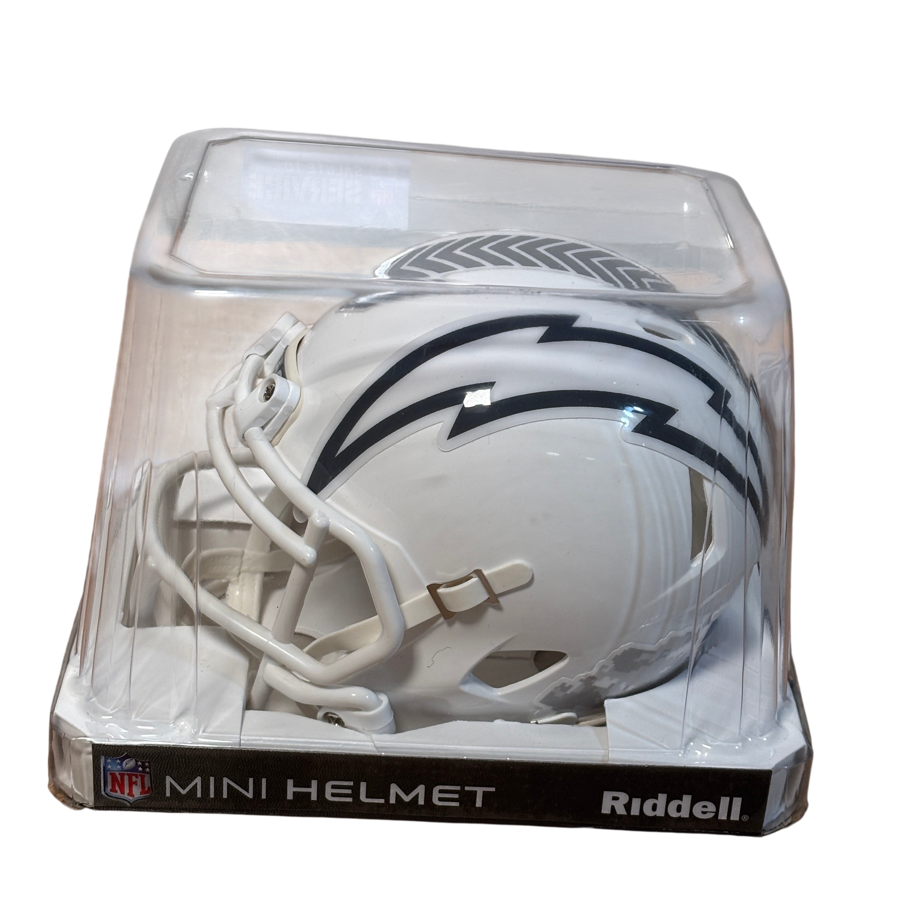 chargers mini football helmet Los Angeles Riddell Speed and the hologram can be verified online to prevent duplication or fraud.Justin Herbert is a rising star in American Football Kellen Winslow / Dan Fouts