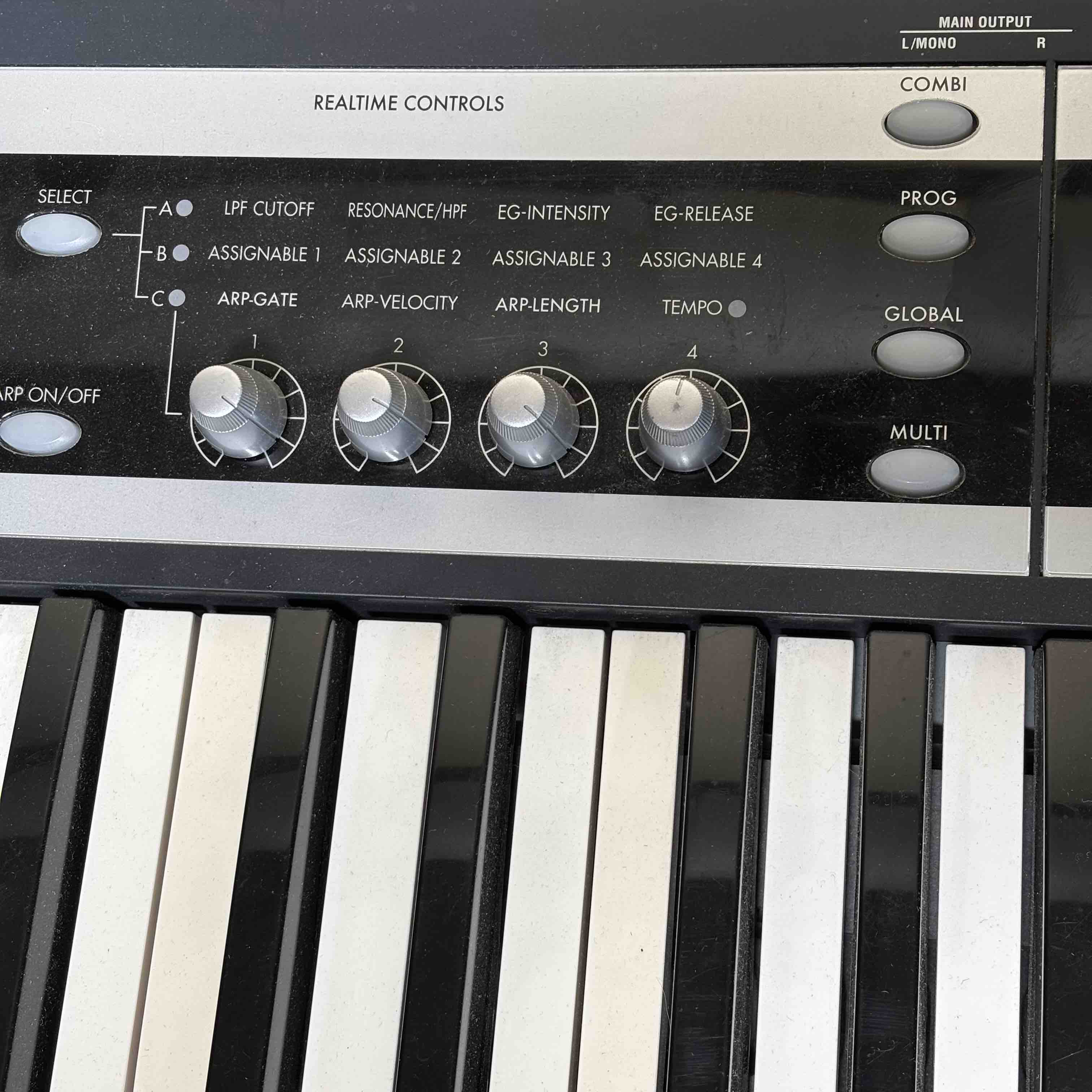 Korg X50 61鍵 アナログシンセサイザー Amazon | ニュアンスで差をつける。KORG X50 61鍵シンセサイザー