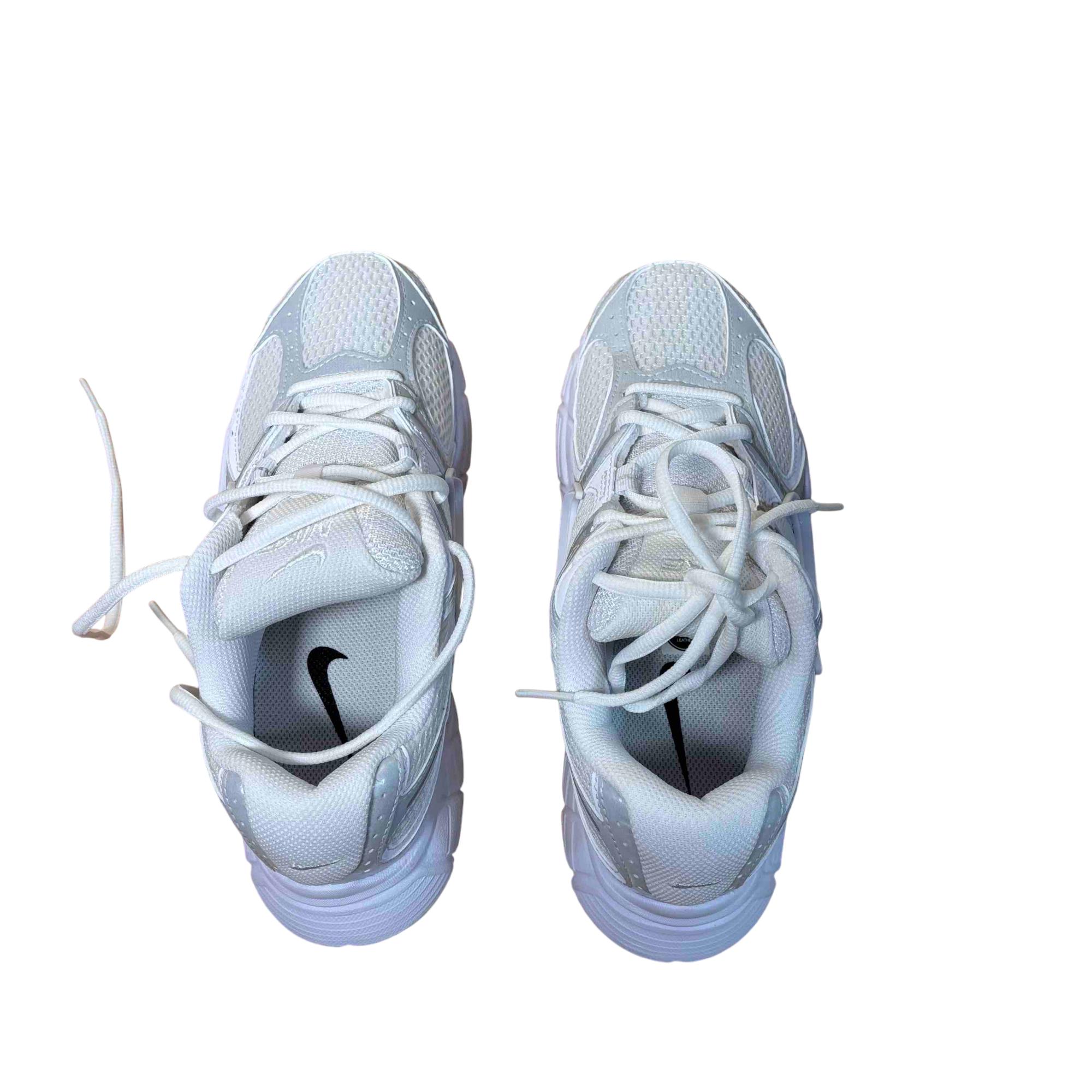 Nike W NIKE V5 RNR HQ7901 101 Wht/Black/Metallic Silver