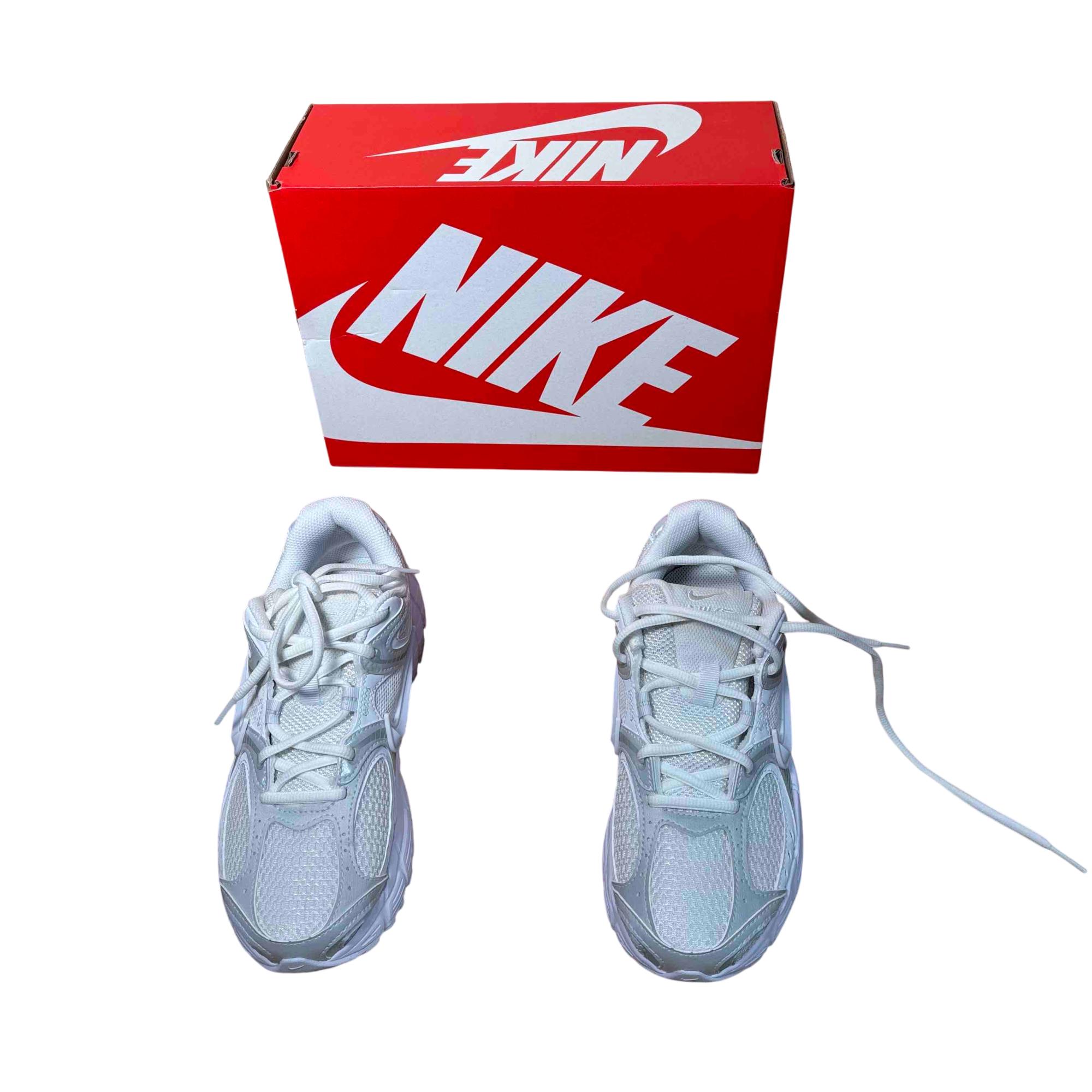 Nike W NIKE V5 RNR HQ7901 101 Wht/Black/Metallic Silver