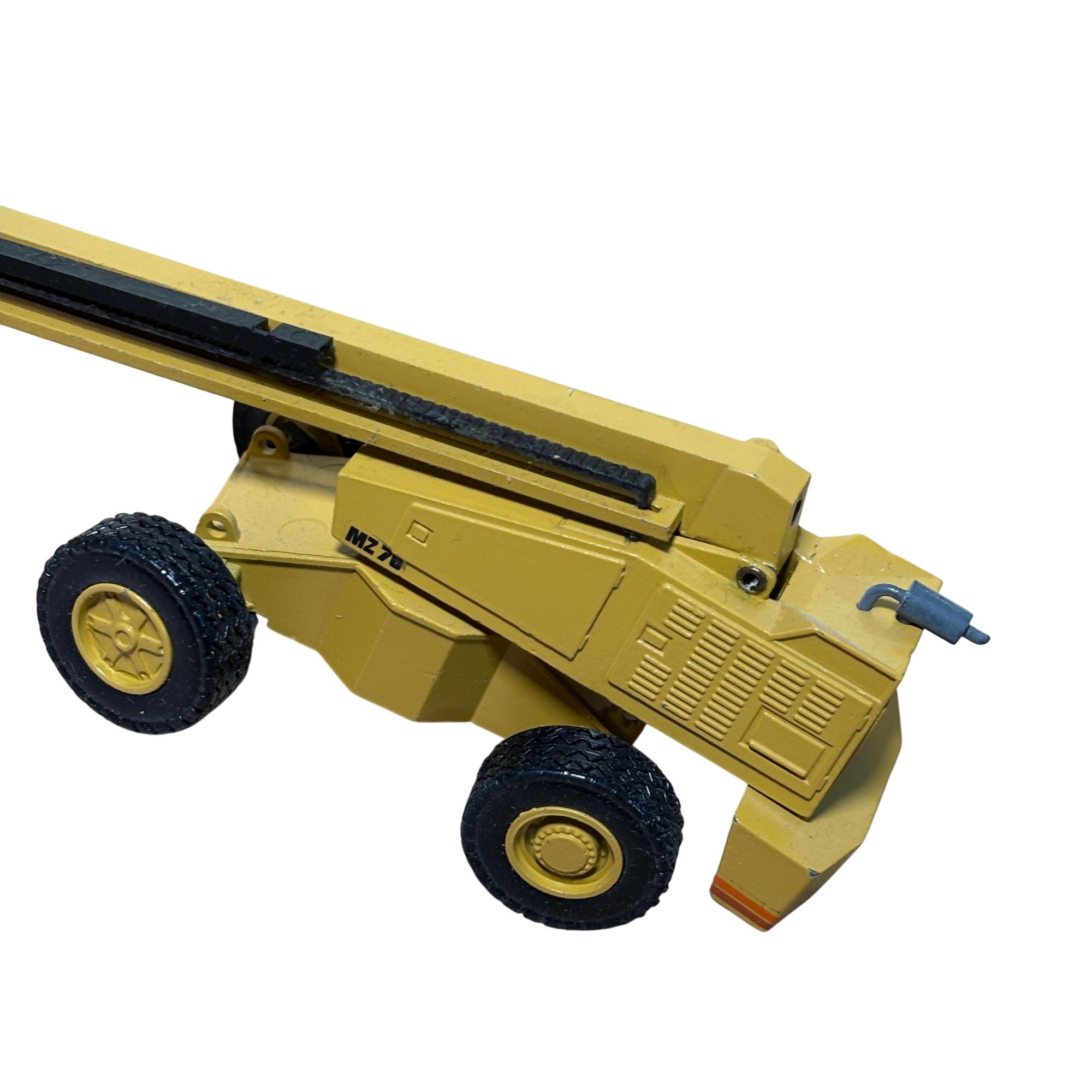 NZG Modelle Art Nr 256 1:50 Scale Grove Manlift Model MZ76