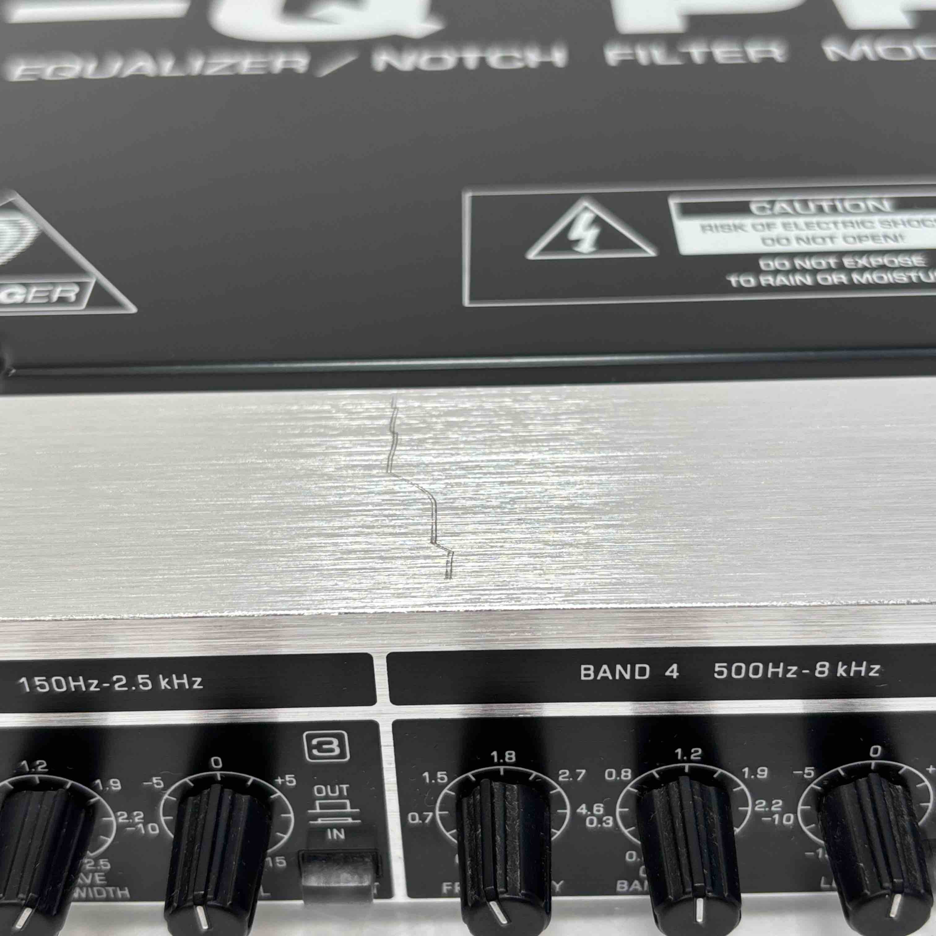 D110 ベリンガー ULTRA-Q PRO Model PEQ2200 Behringer Ultra-Q Pro PEQ2200 5-Band Parametric Equalizer