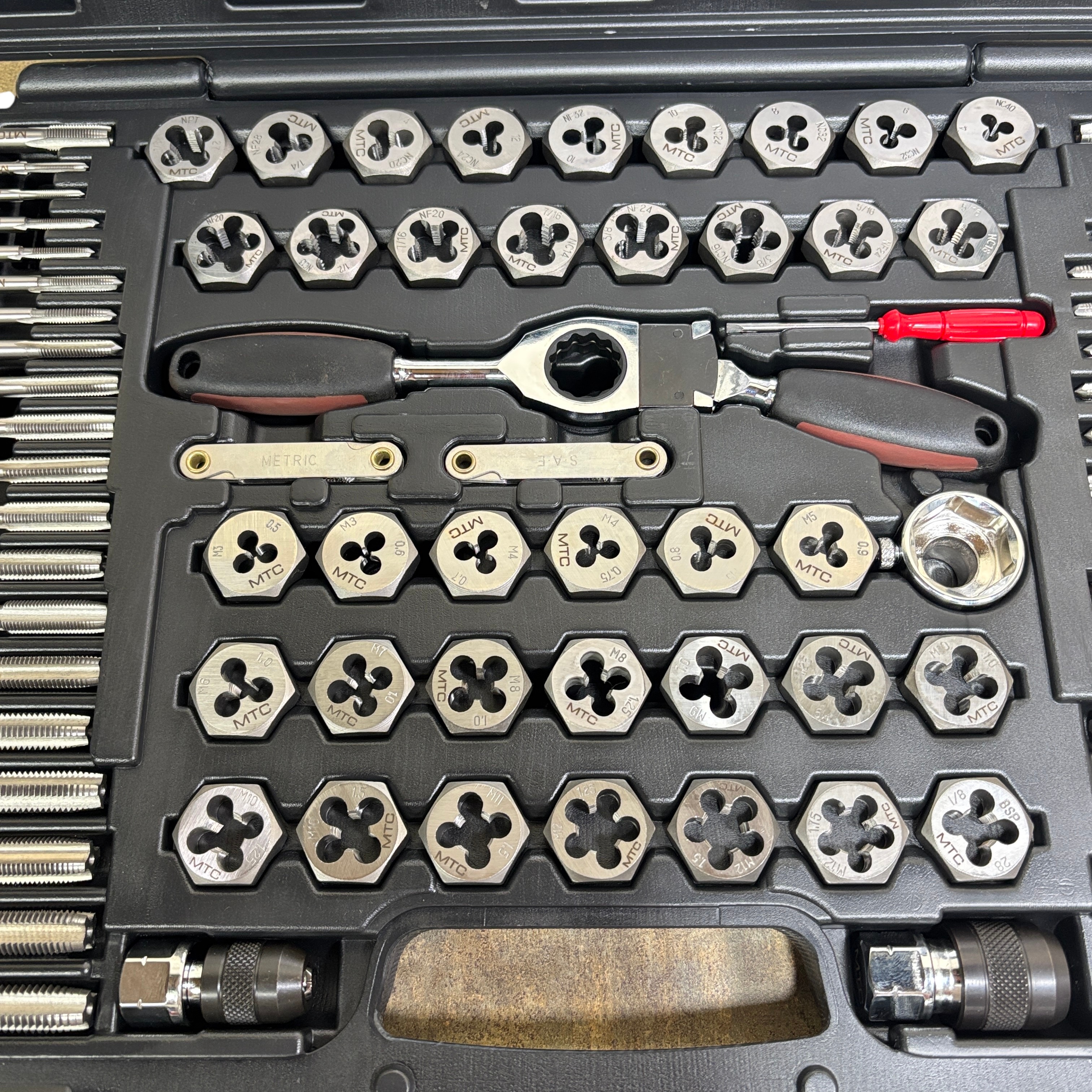 マテラ81 フルセット Matco Tools 81MATDS 81-Piece Auto Master Tap & Die Set