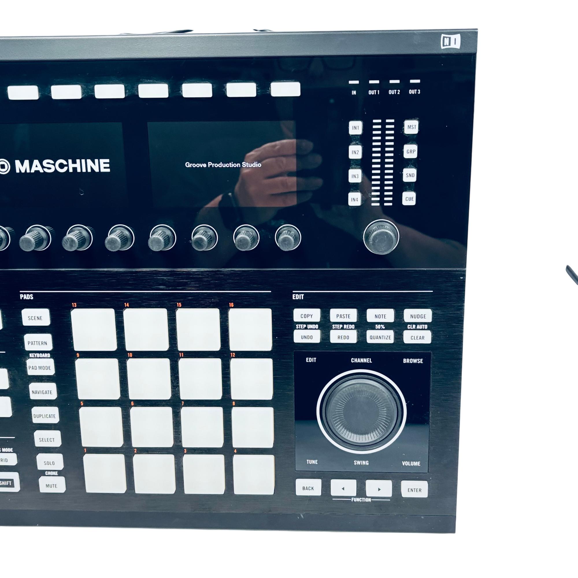 Native Instruments Maschine Studio Groove Production System/MIDI