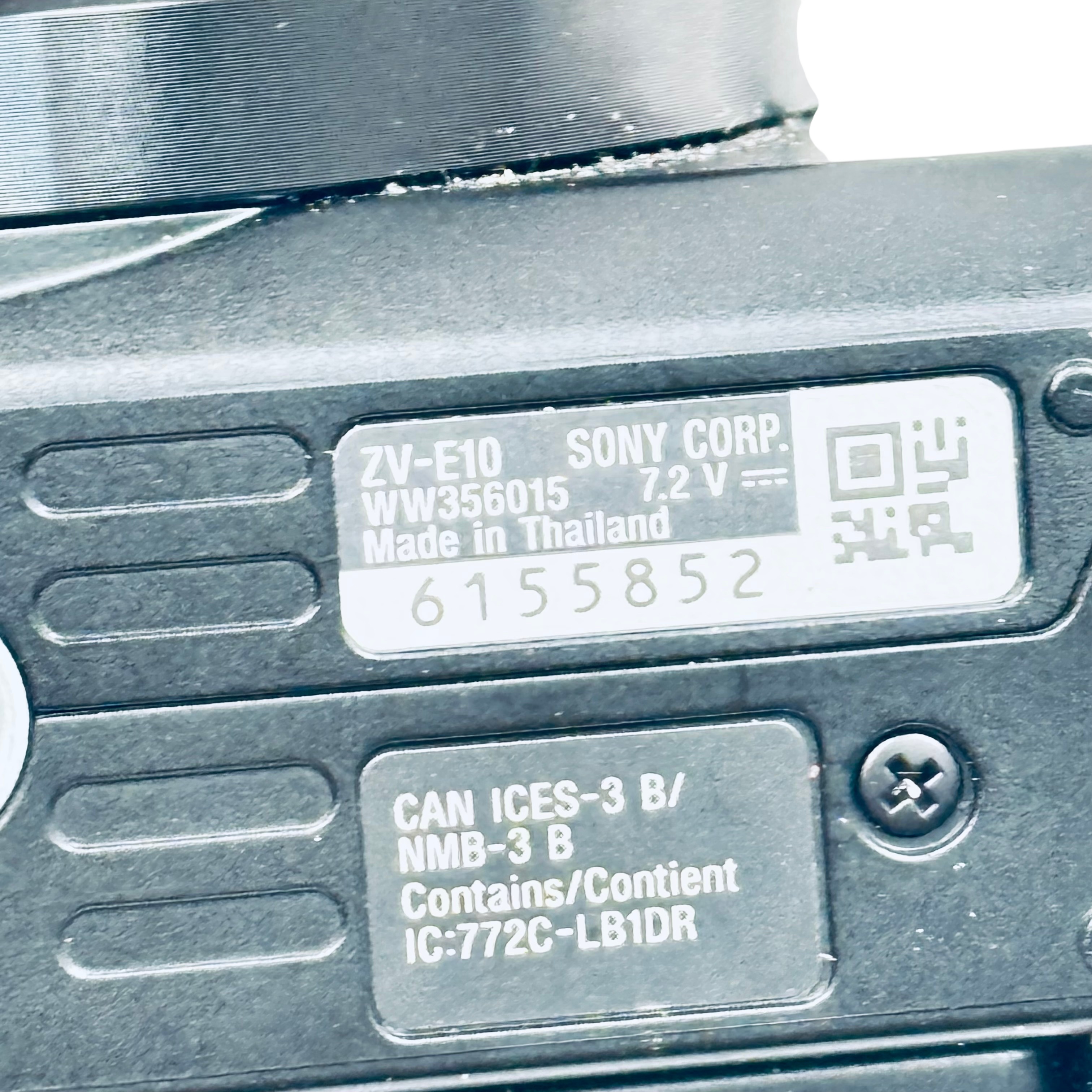 Sony ZV-E10 24.2MP 4K Mirrorless Vlog Camera E-Mount/ Sony 15-60mm