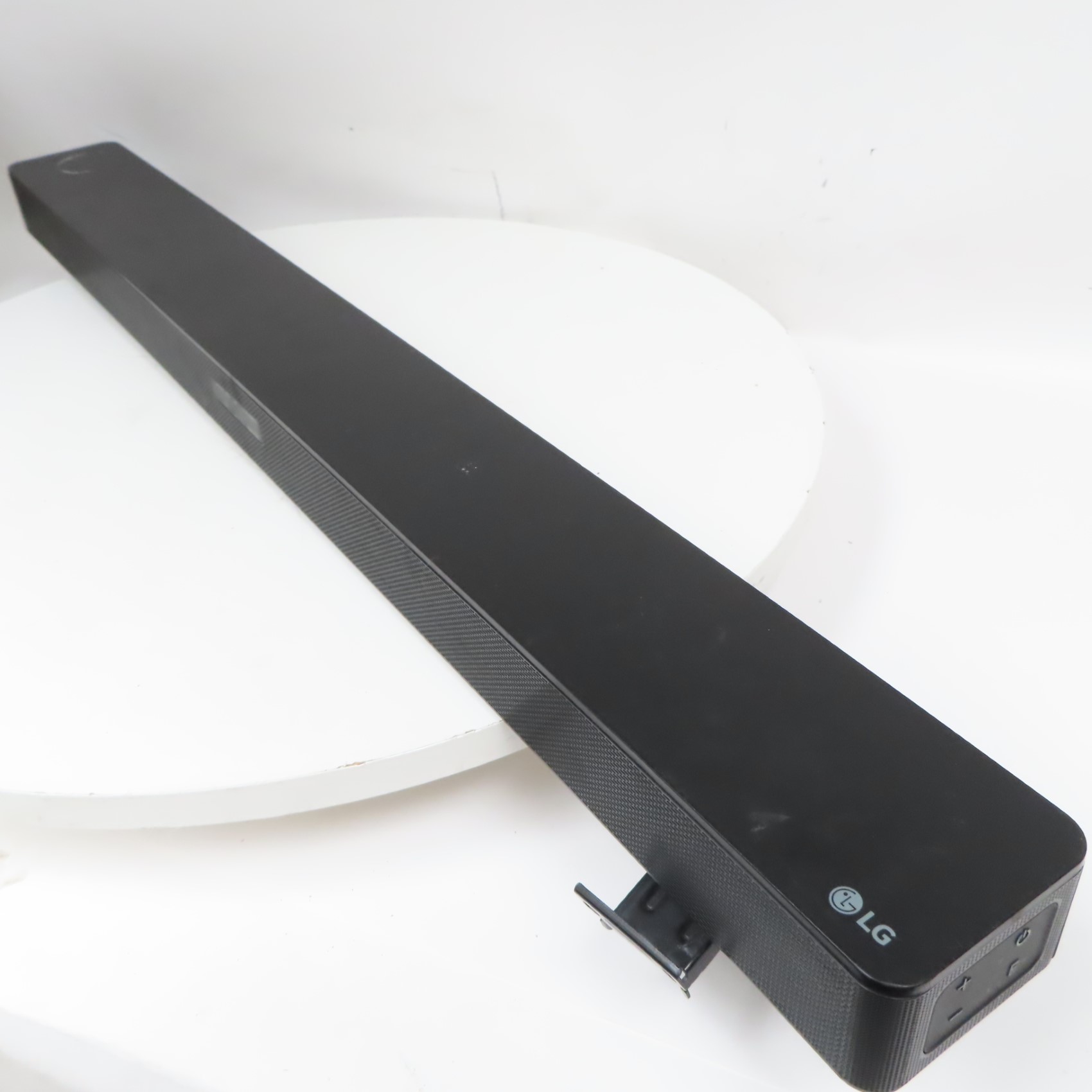 LG SKM5Y 2.1Channel 360W RMS Soundbar/Subwoofer System (Local PickUp