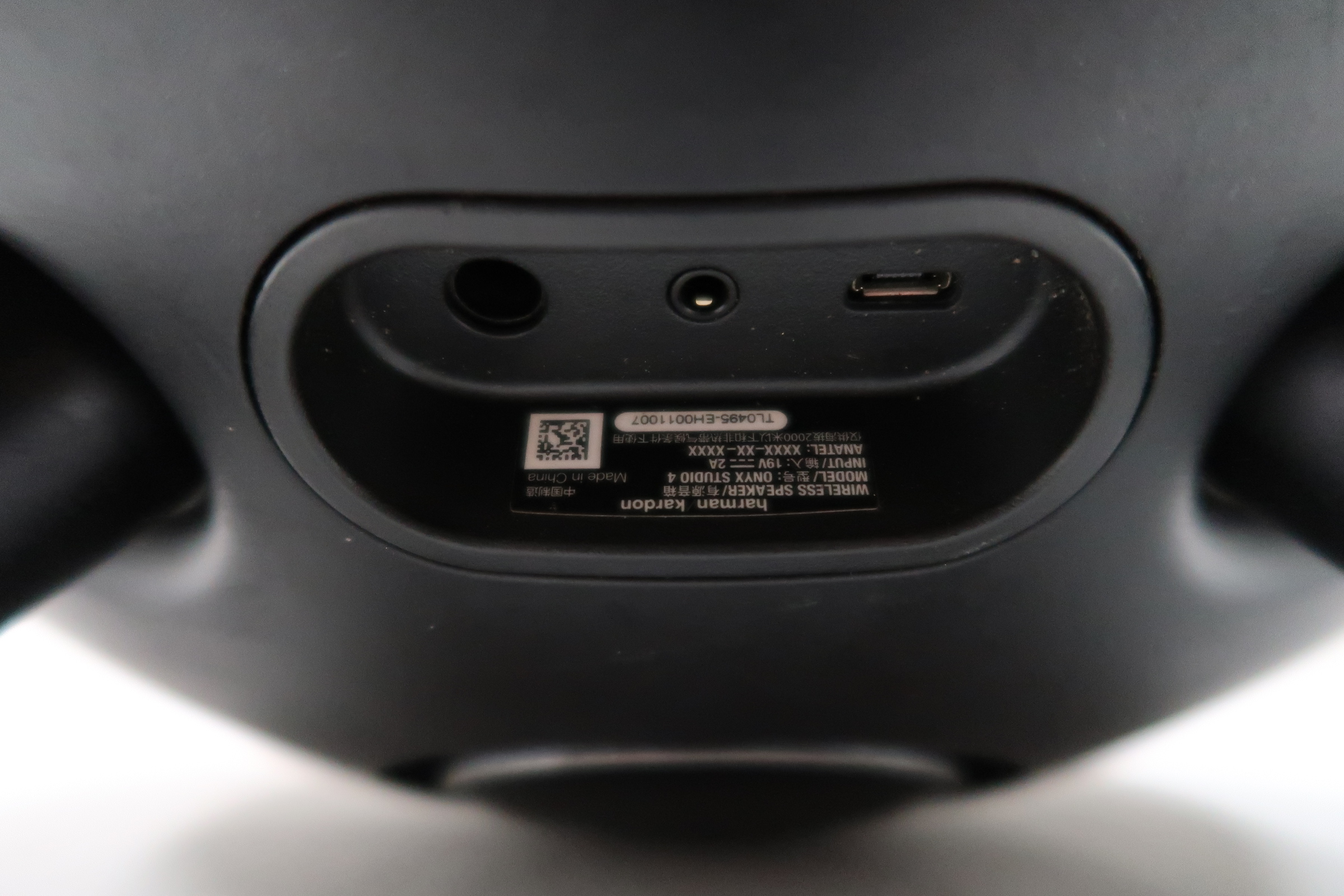 Harman Kardon Onyx Studio 4 Wireless Bluetooth Speaker Black 3264