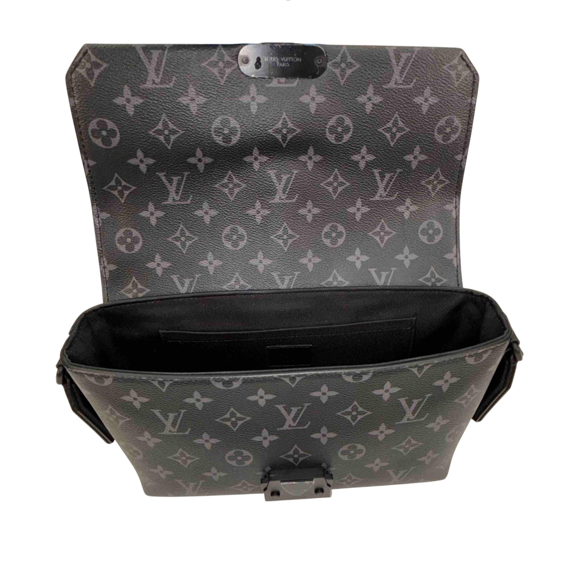 Louis Vuitton M46794 S-Cape Messenger Bag