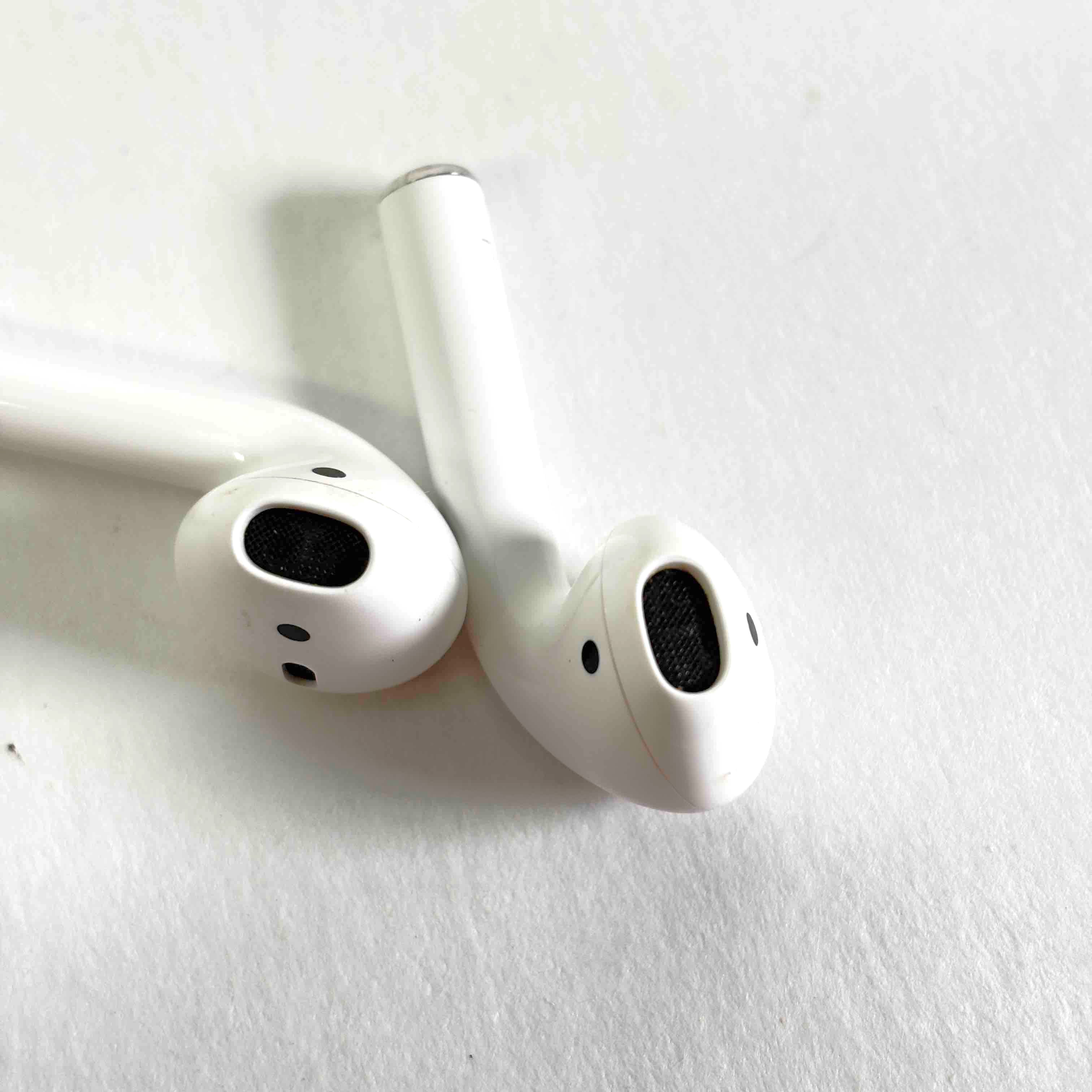 Apple AirPods 2nd Generation A2032/A2031 Wireless Earbuds
