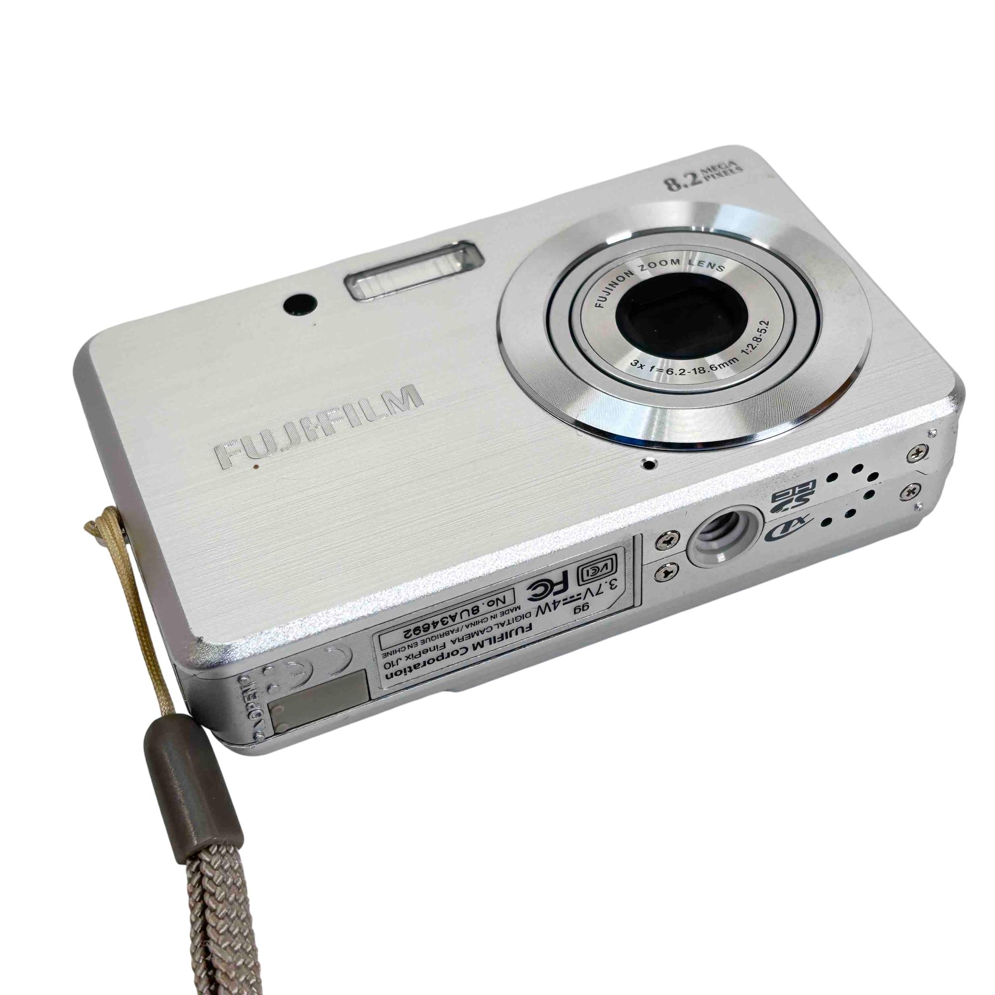 FUJIFILM FINEPIX J10 シルバー Fujifilm FinePix J10 8.2MP Compact 3x Optical Zoom Digital Camera