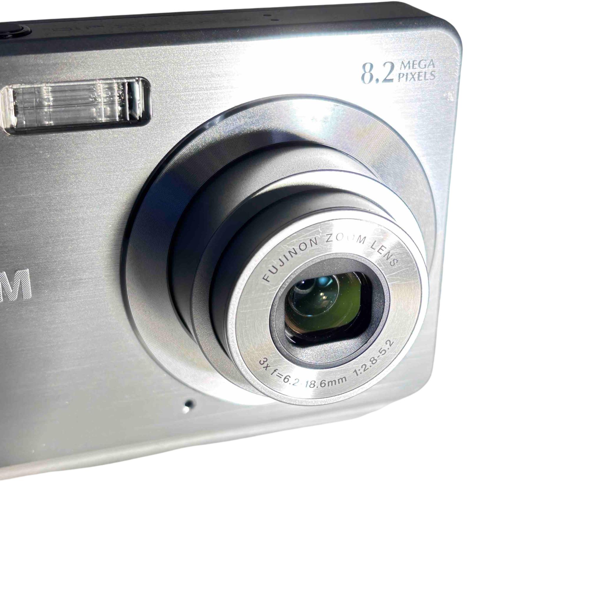 FUJIFILM FINEPIX J10 シルバー FUJIFILM Finepix J10 Digital Camera (Silver) 15821277 B&H Photo