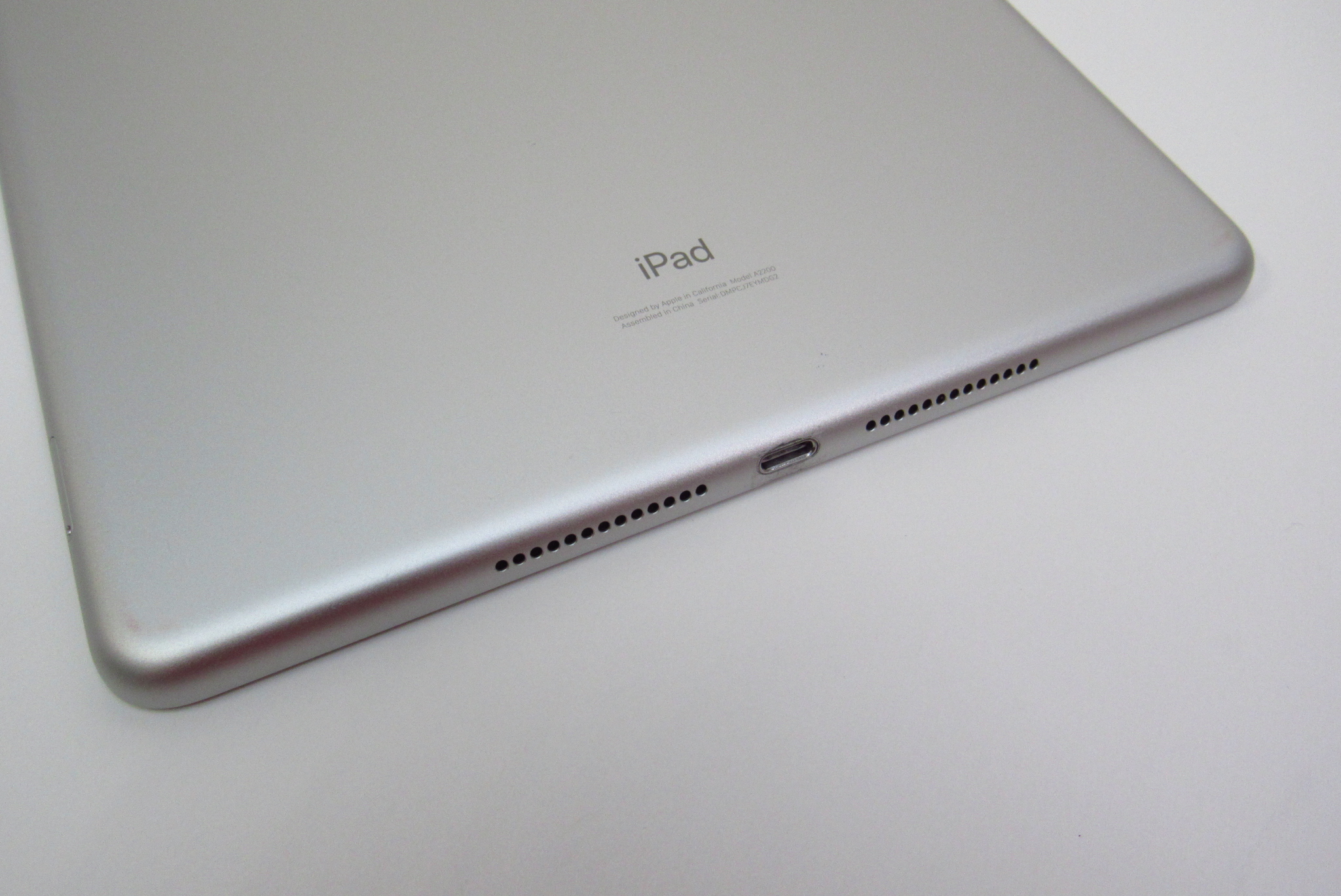 iPad - iPad 7th 32GB Wi-Fiモデル シルバー iPad Wi-Fi 32GB - シルバー（第7世代） [整備済製品] - Apple
